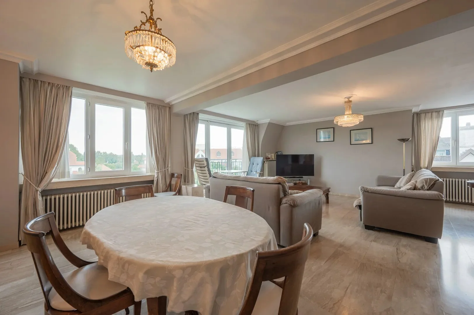 130 m² corner apartment in a villa residence in Zoute