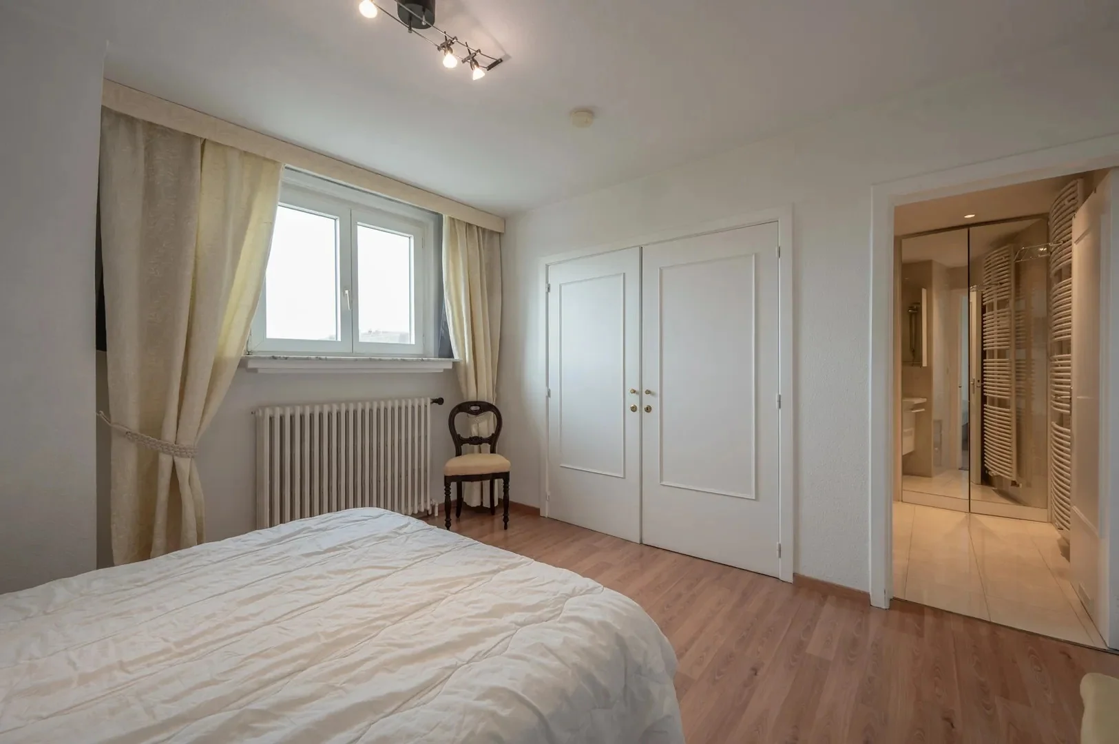 130 m² corner apartment in a villa residence in Zoute