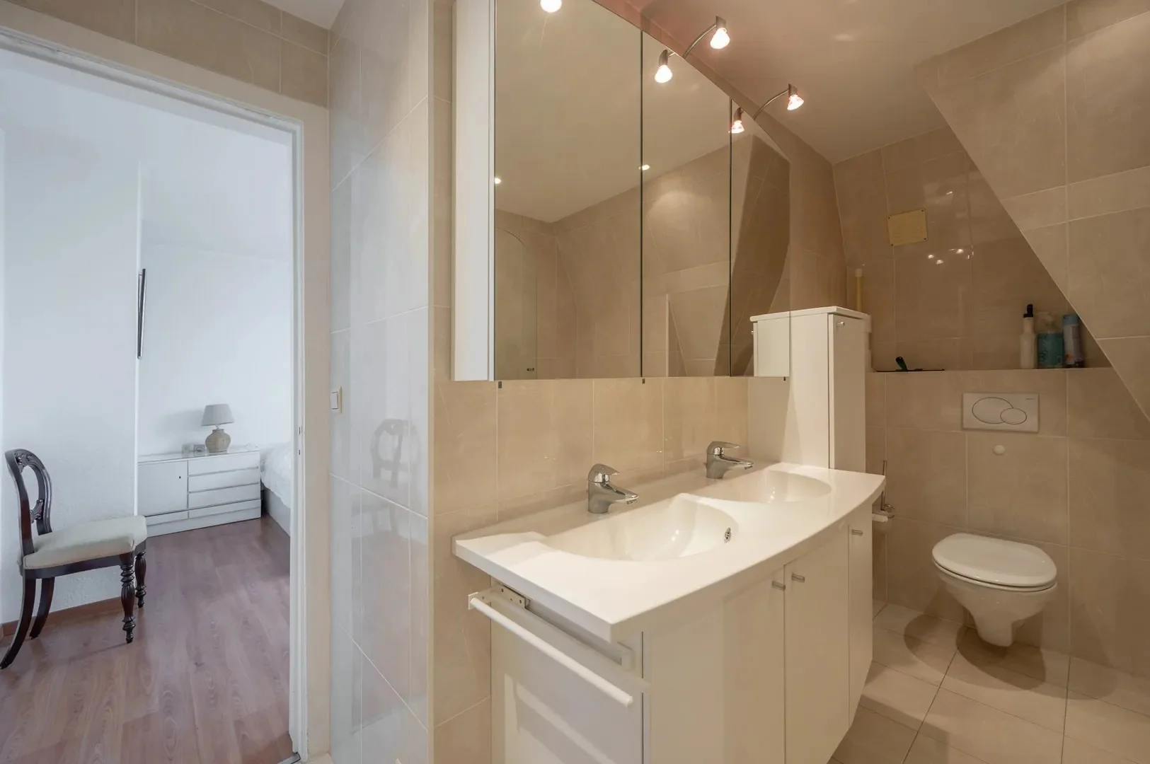 130 m² corner apartment in a villa residence in Zoute