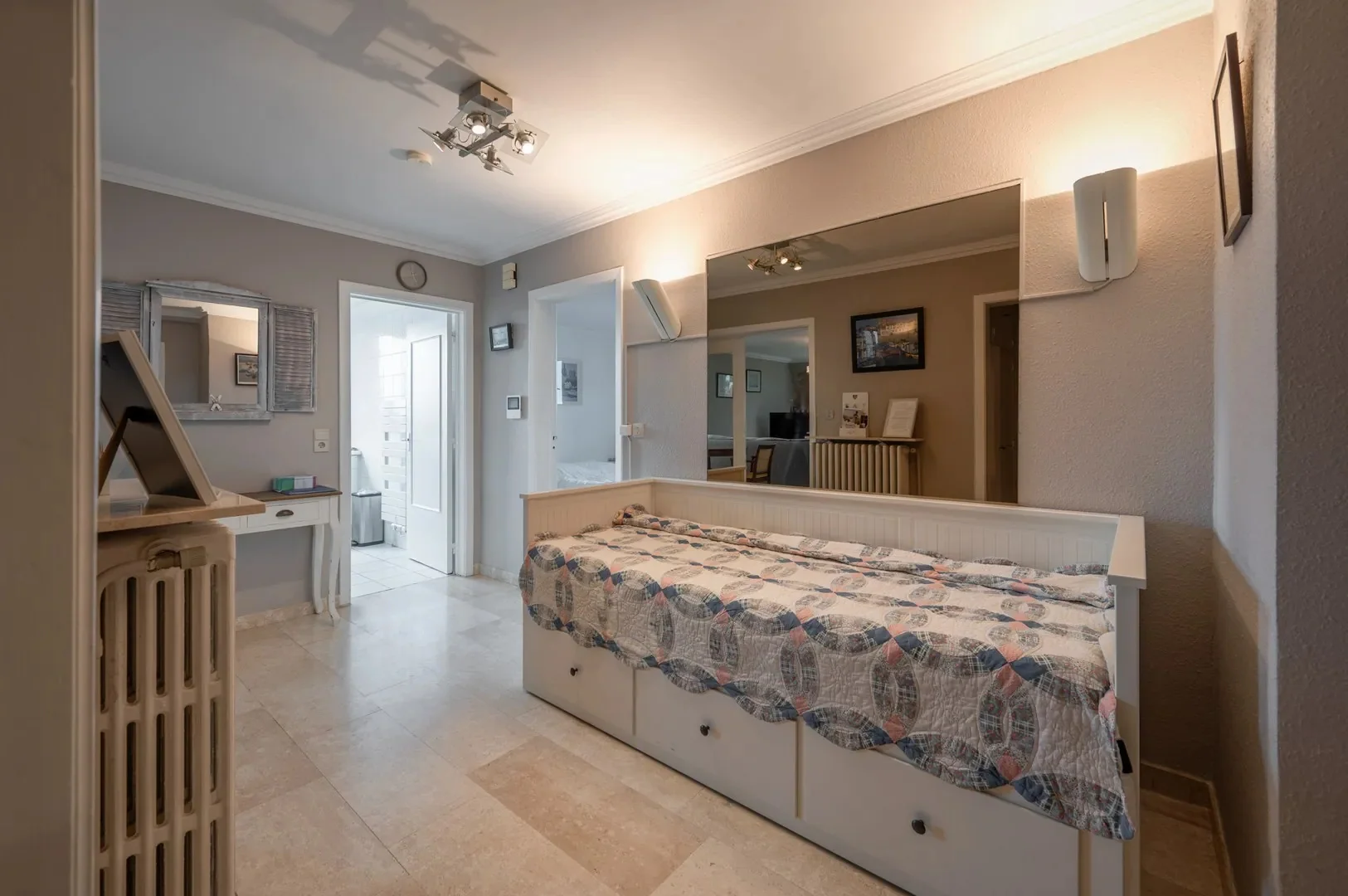 130 m² corner apartment in a villa residence in Zoute