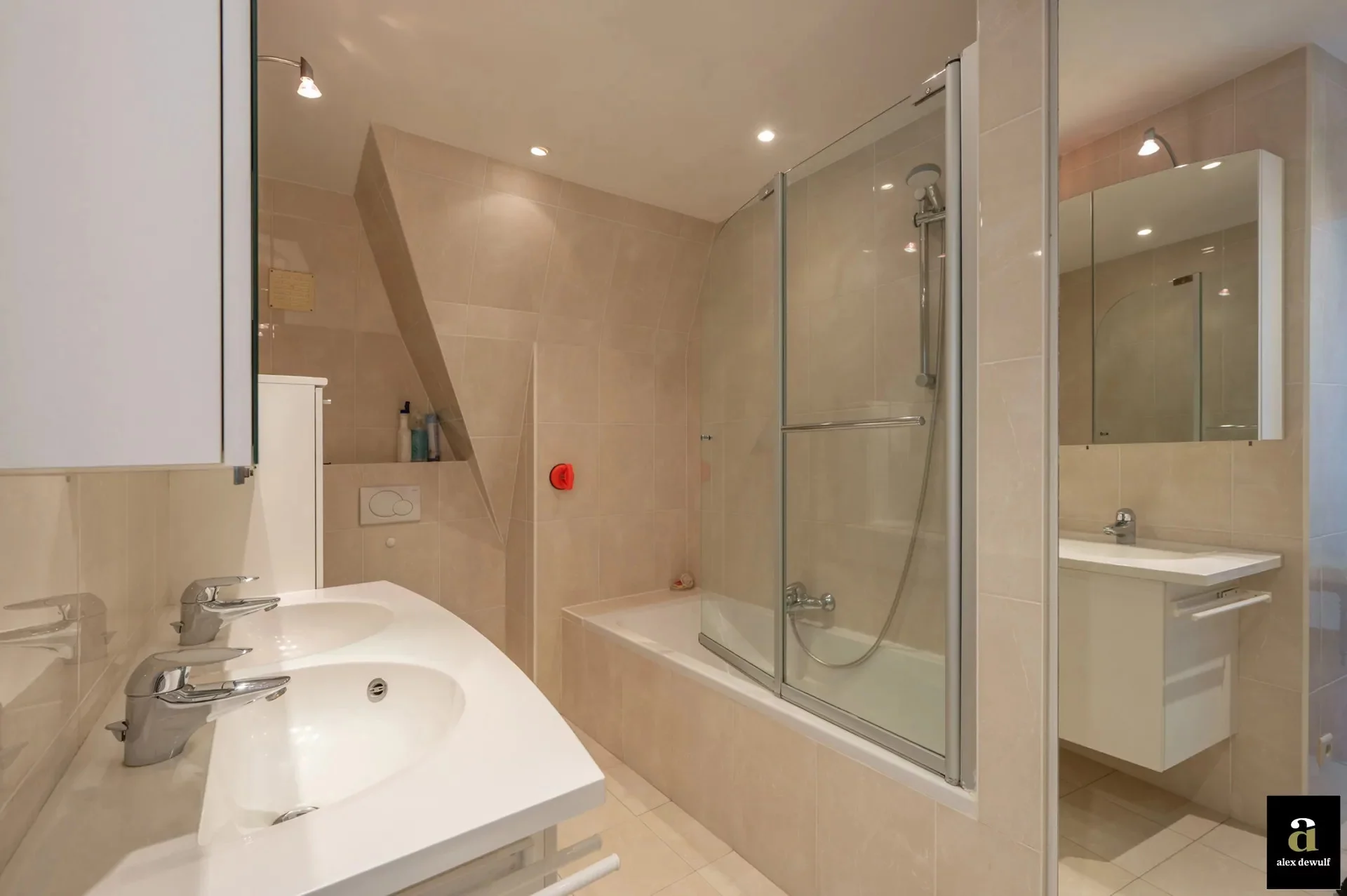 Hoekappartement van 130 m² gelegen in een villa residentie te Zoute