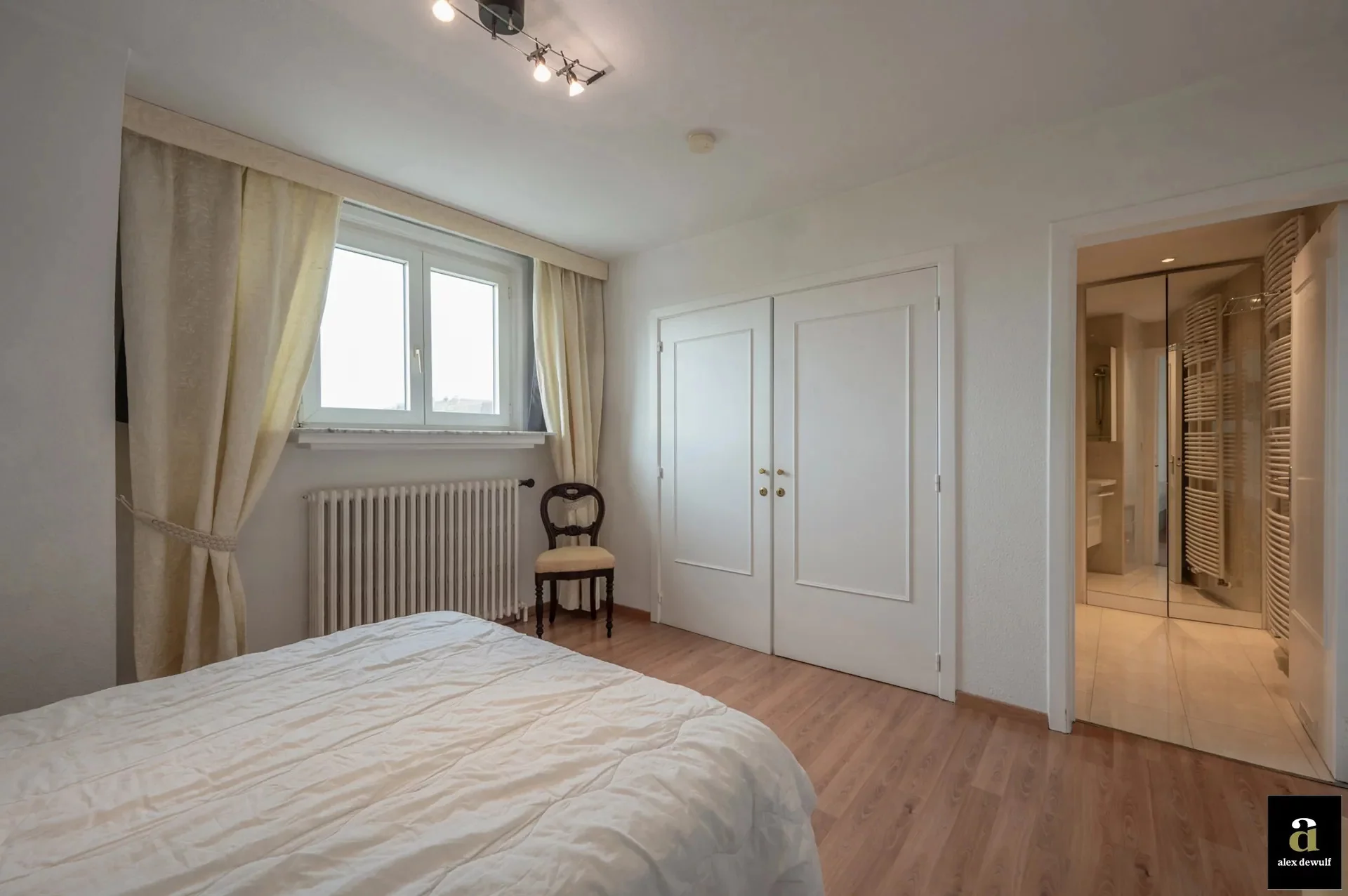 Hoekappartement van 130 m² gelegen in een villa residentie te Zoute