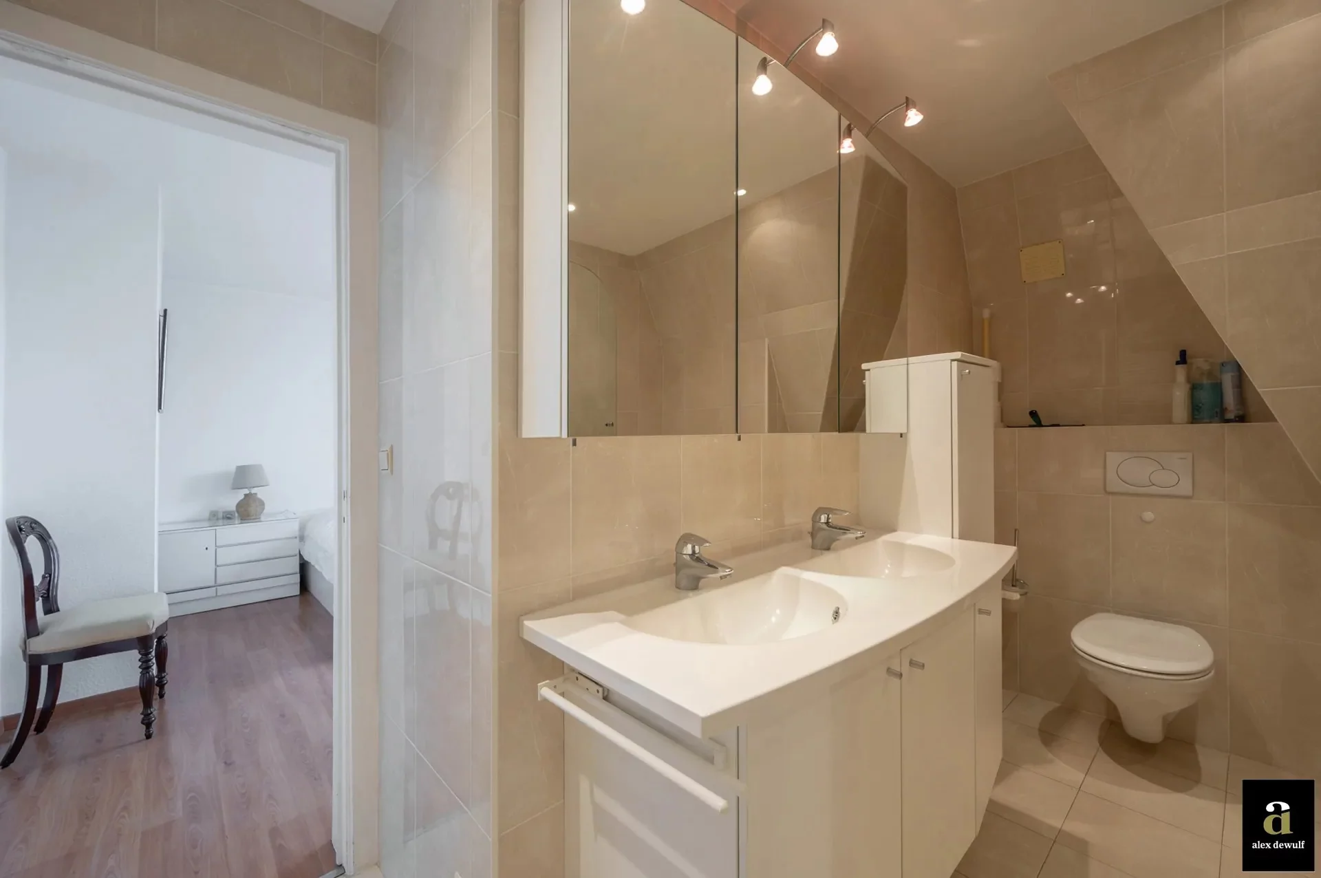 Hoekappartement van 130 m² gelegen in een villa residentie te Zoute