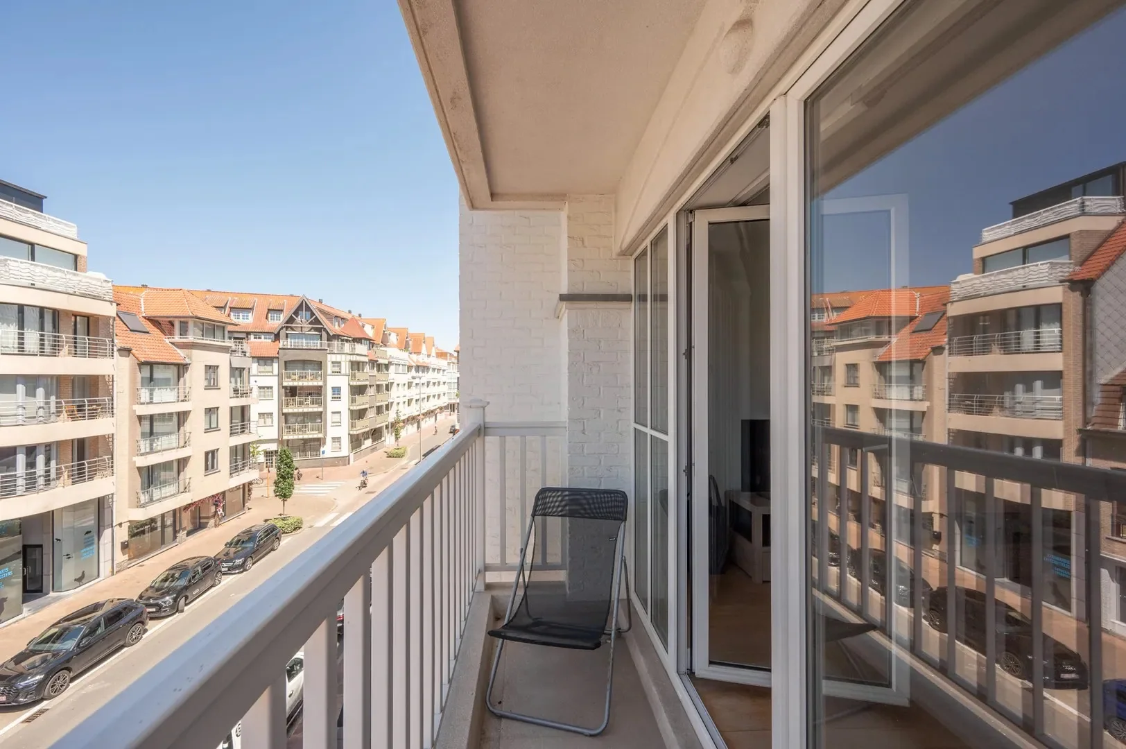 Spacious 3-bedroom apartment near the sea in central Knokke!