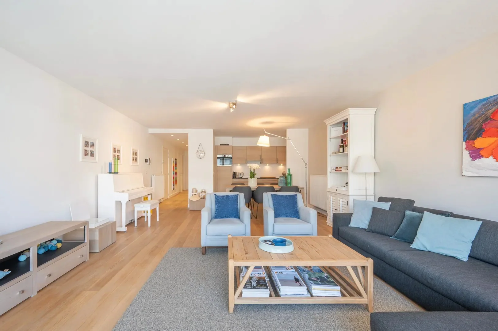 Spacious 3-bedroom apartment near the sea in central Knokke!