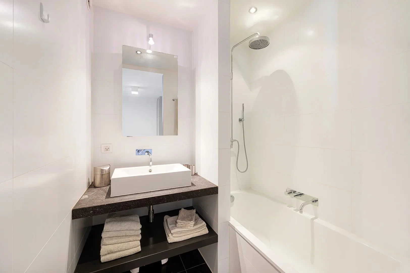 Modern appartement met 2 slaapkamers op centrale ligging.