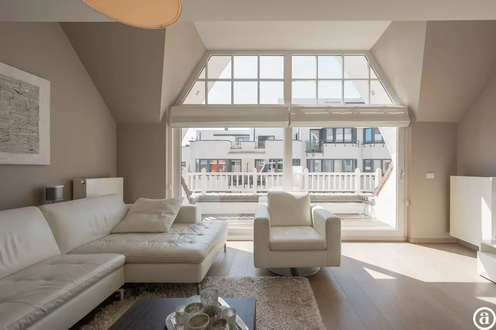Zonnig en ruim duplex appartement met zuidgericht terras