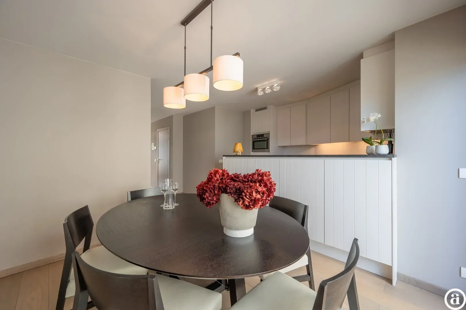 Zonnig en ruim duplex appartement met zuidgericht terras