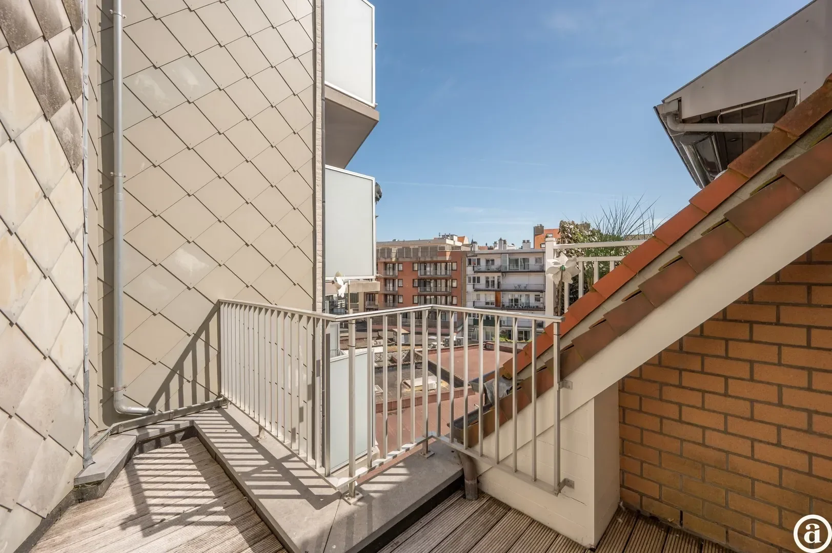 Zonnig en ruim duplex appartement met zuidgericht terras