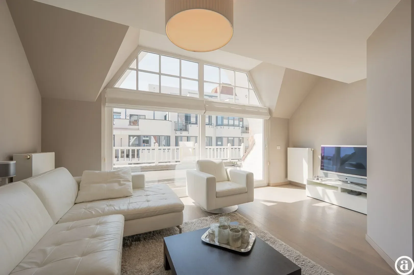Zonnig en ruim duplex appartement met zuidgericht terras