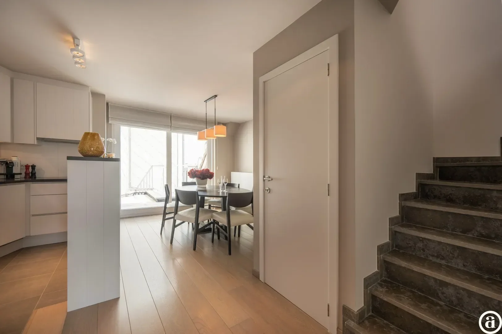 Zonnig en ruim duplex appartement met zuidgericht terras