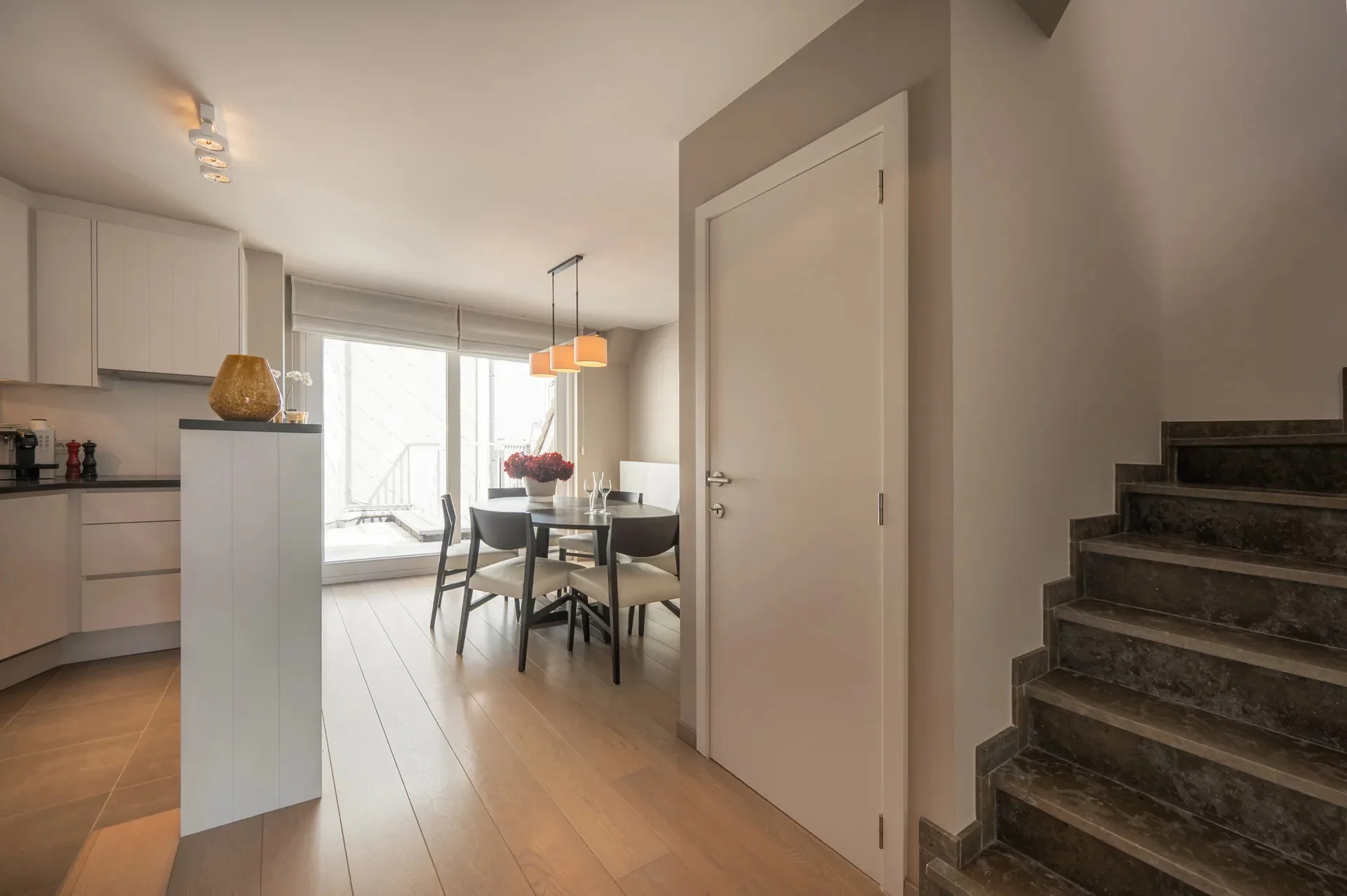 Zonnig en ruim duplex appartement met zuidgericht terras