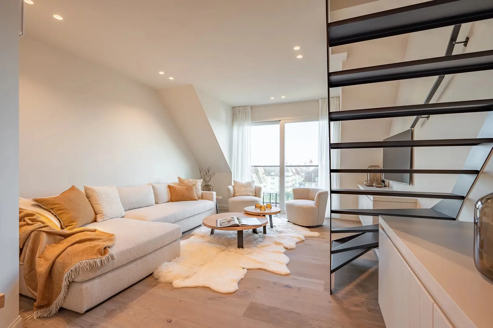 Nieuwbouw duplex-appartement met airco te Zoute (Kustlaan)