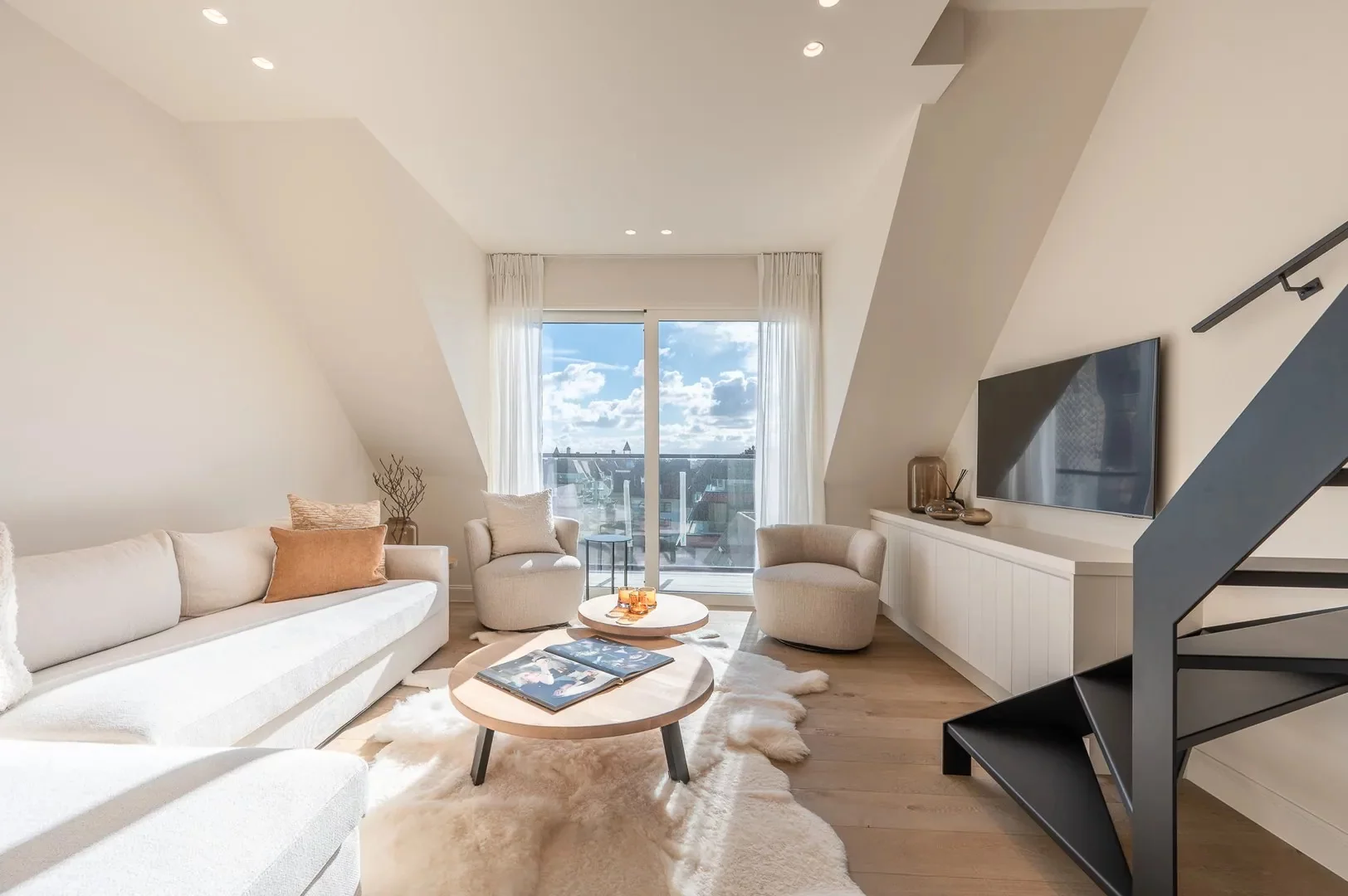 Nieuwbouw duplex-appartement met airco te Zoute (Kustlaan)