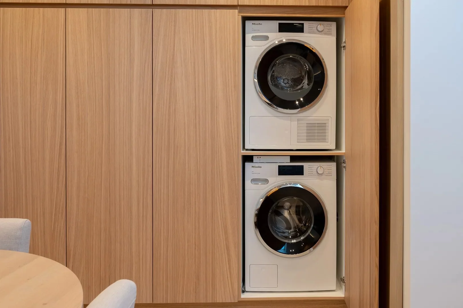 Nieuwbouw duplex-appartement met airco te Zoute (Kustlaan)
