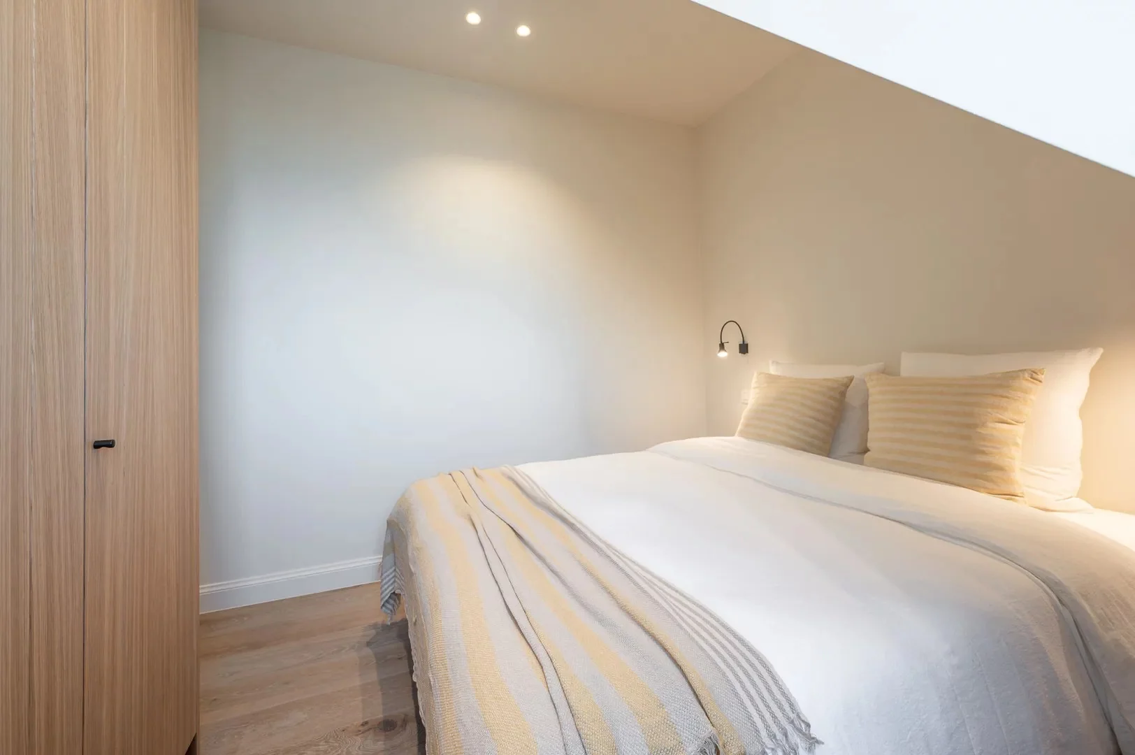 Nieuwbouw duplex-appartement met airco te Zoute (Kustlaan)