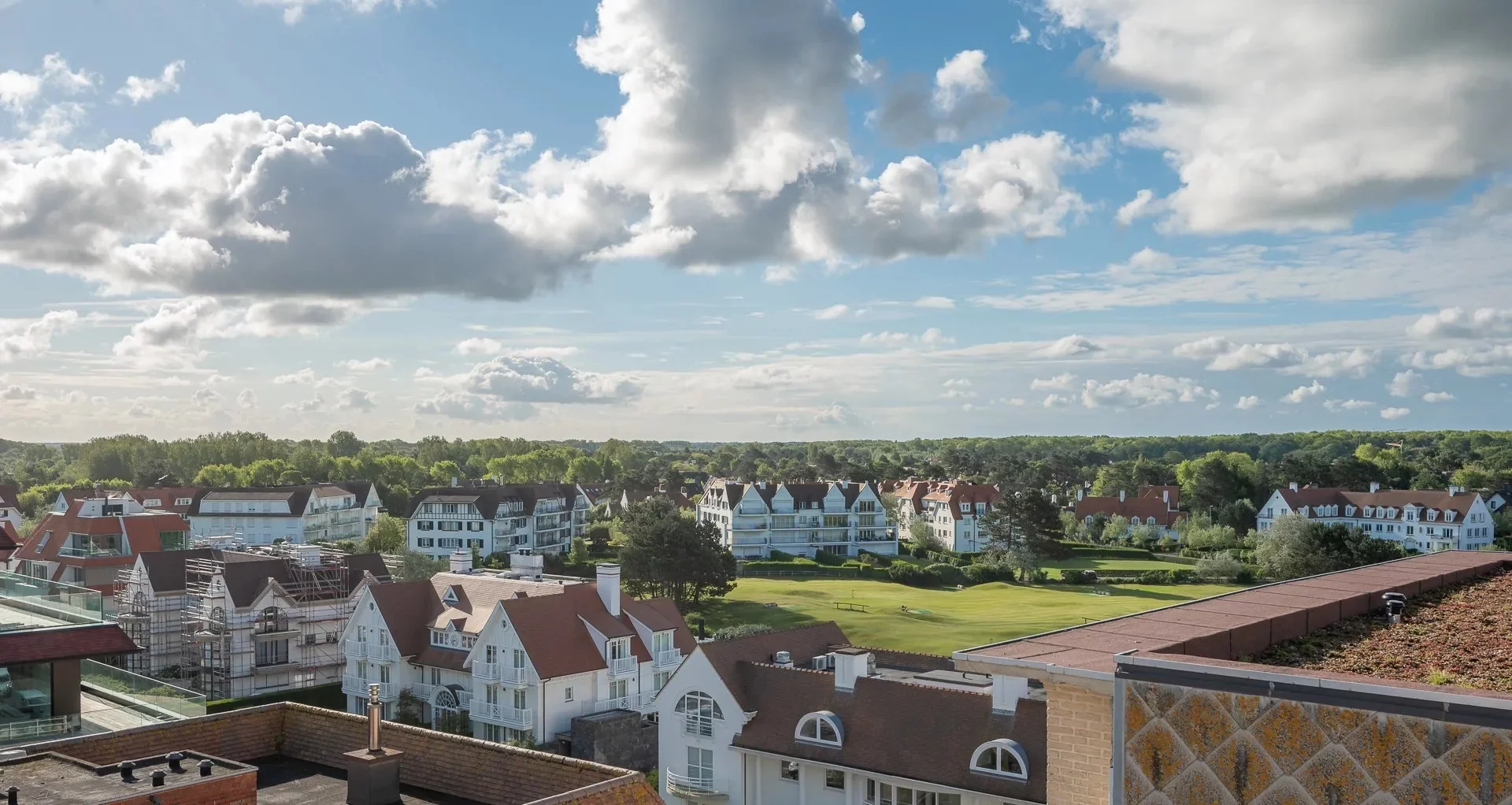 Nieuwbouw duplex-appartement met airco te Zoute (Kustlaan)
