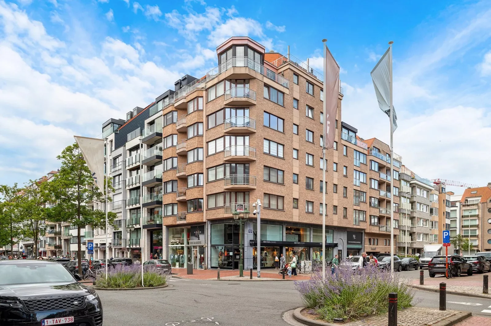 Instapklaar hoekappartement (3 slpk) in centrum van Knokke.