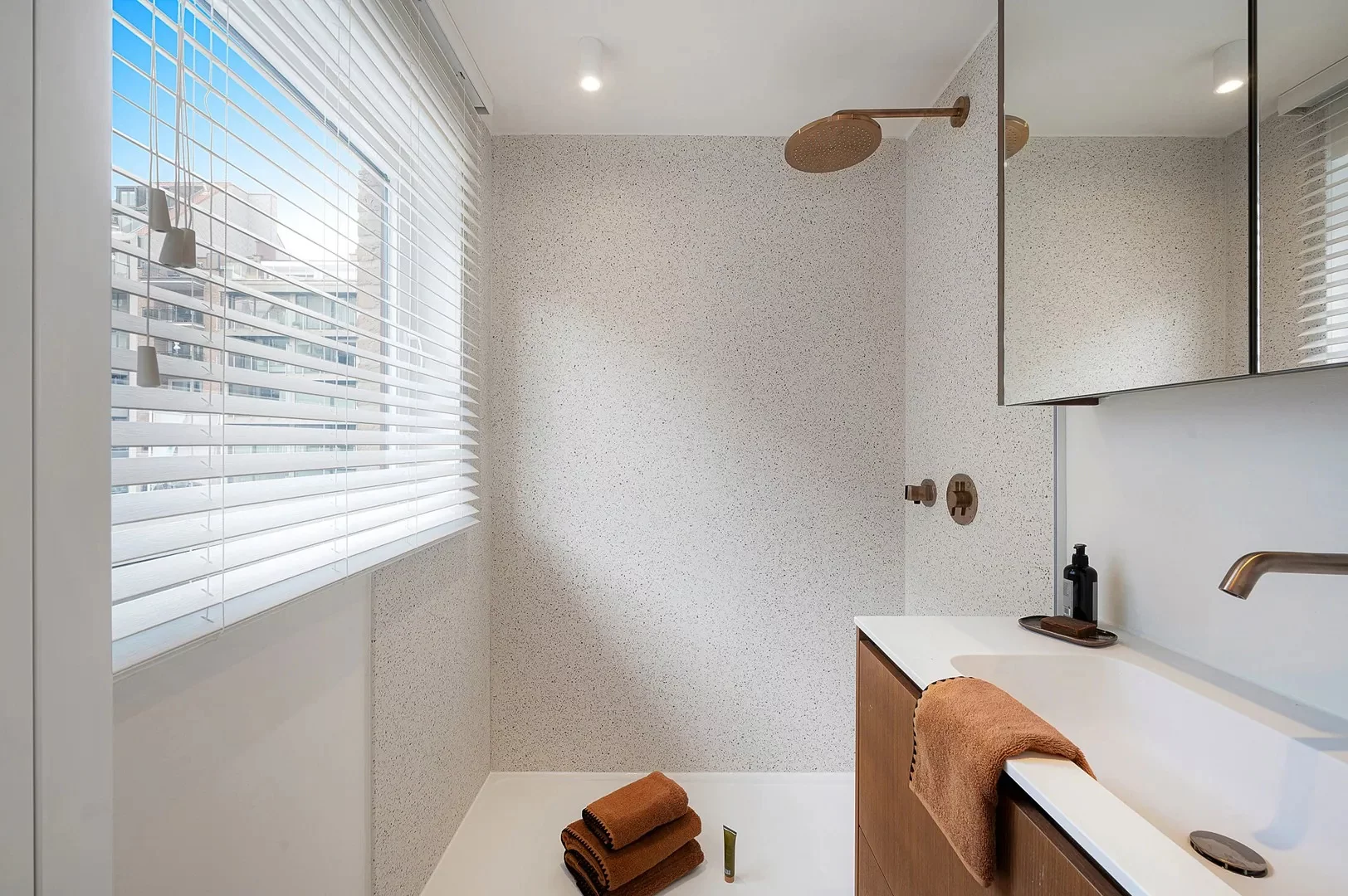 Instapklaar hoekappartement (3 slpk) in centrum van Knokke.