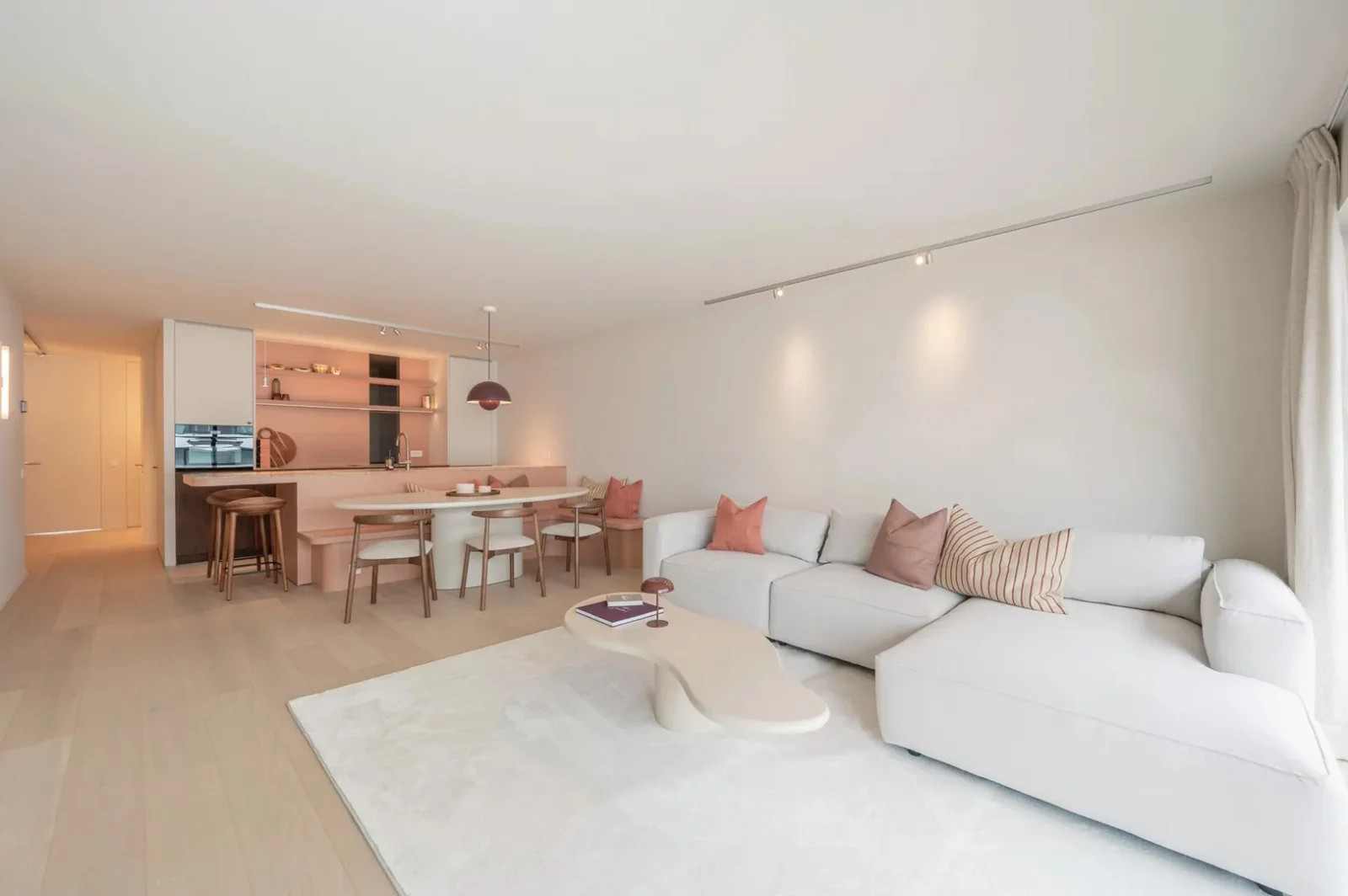 Stijlvol gerenoveerd 3-slaapkamerappartement op topligging in hartje Knokke.
