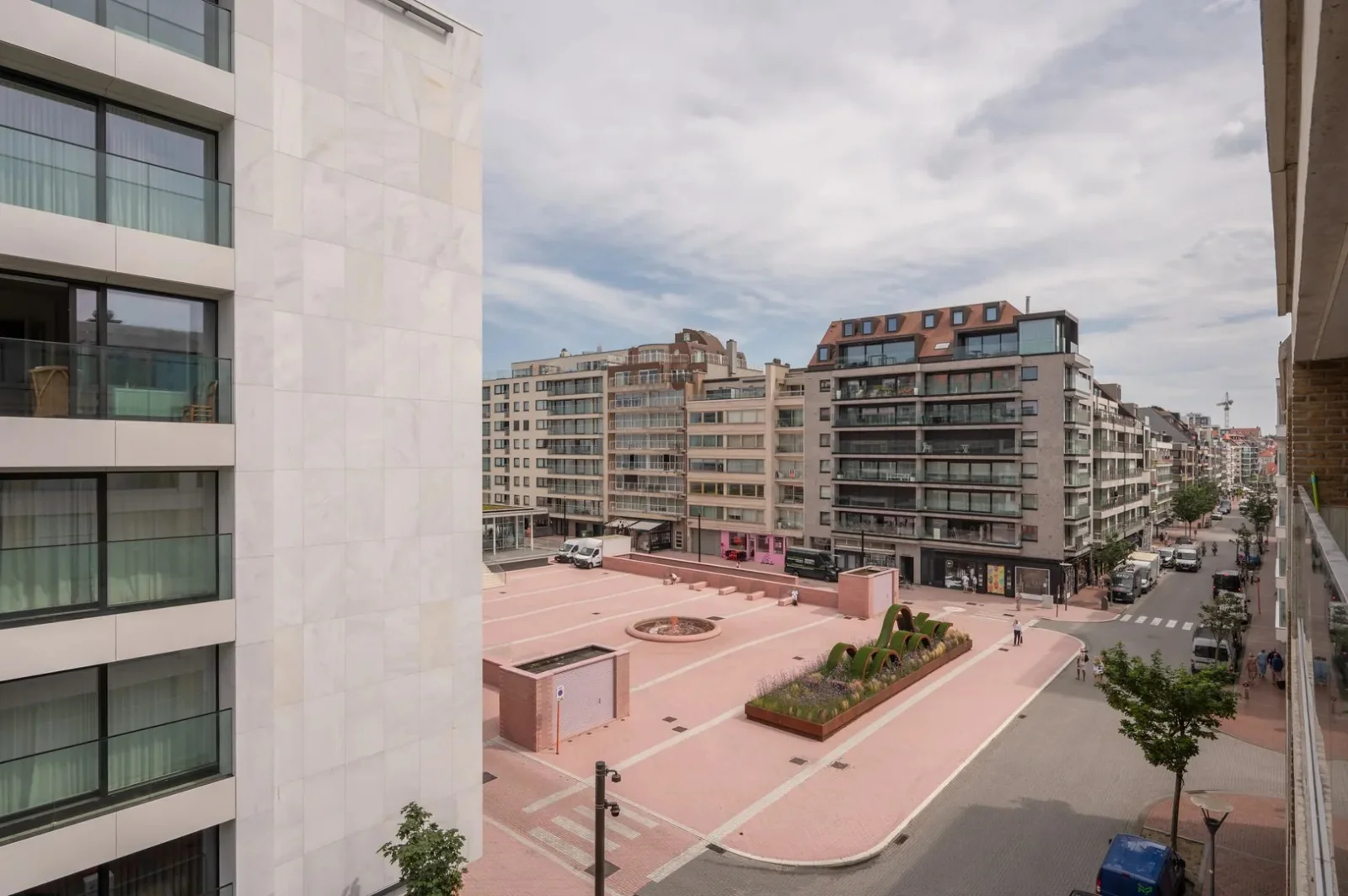 Stijlvol gerenoveerd 3-slaapkamerappartement op topligging in hartje Knokke.