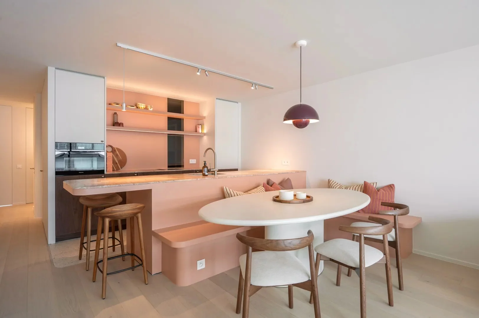 Stijlvol gerenoveerd 3-slaapkamerappartement op topligging in hartje Knokke.