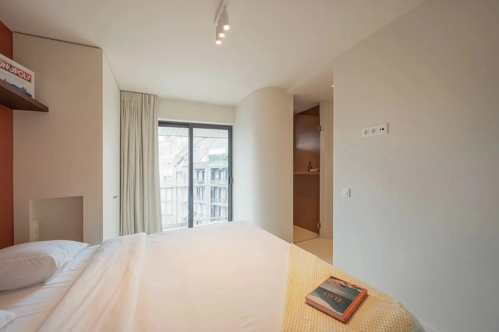Stijlvol gerenoveerd 3-slaapkamerappartement op topligging in hartje Knokke.