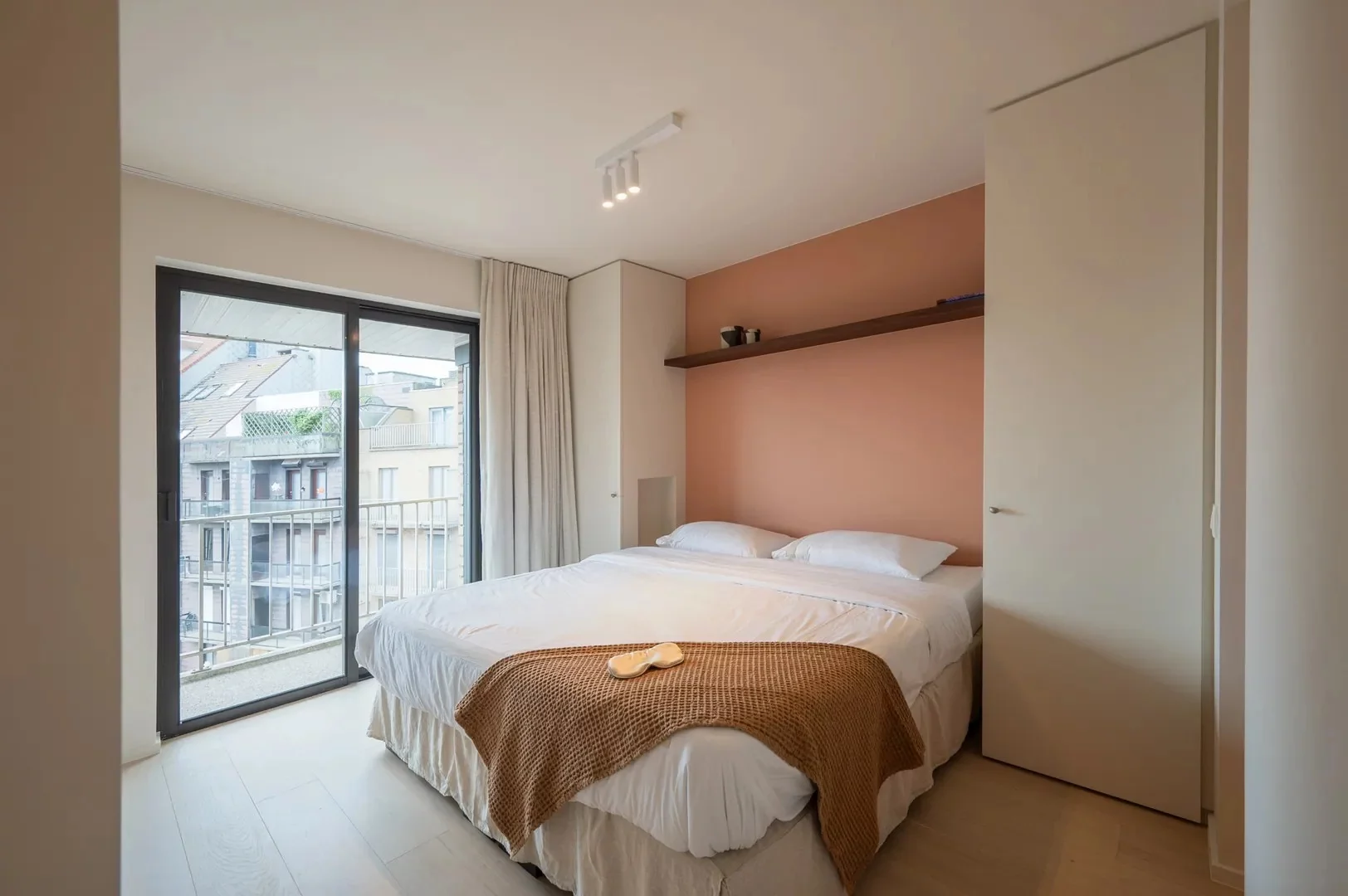 Stijlvol gerenoveerd 3-slaapkamerappartement op topligging in hartje Knokke.