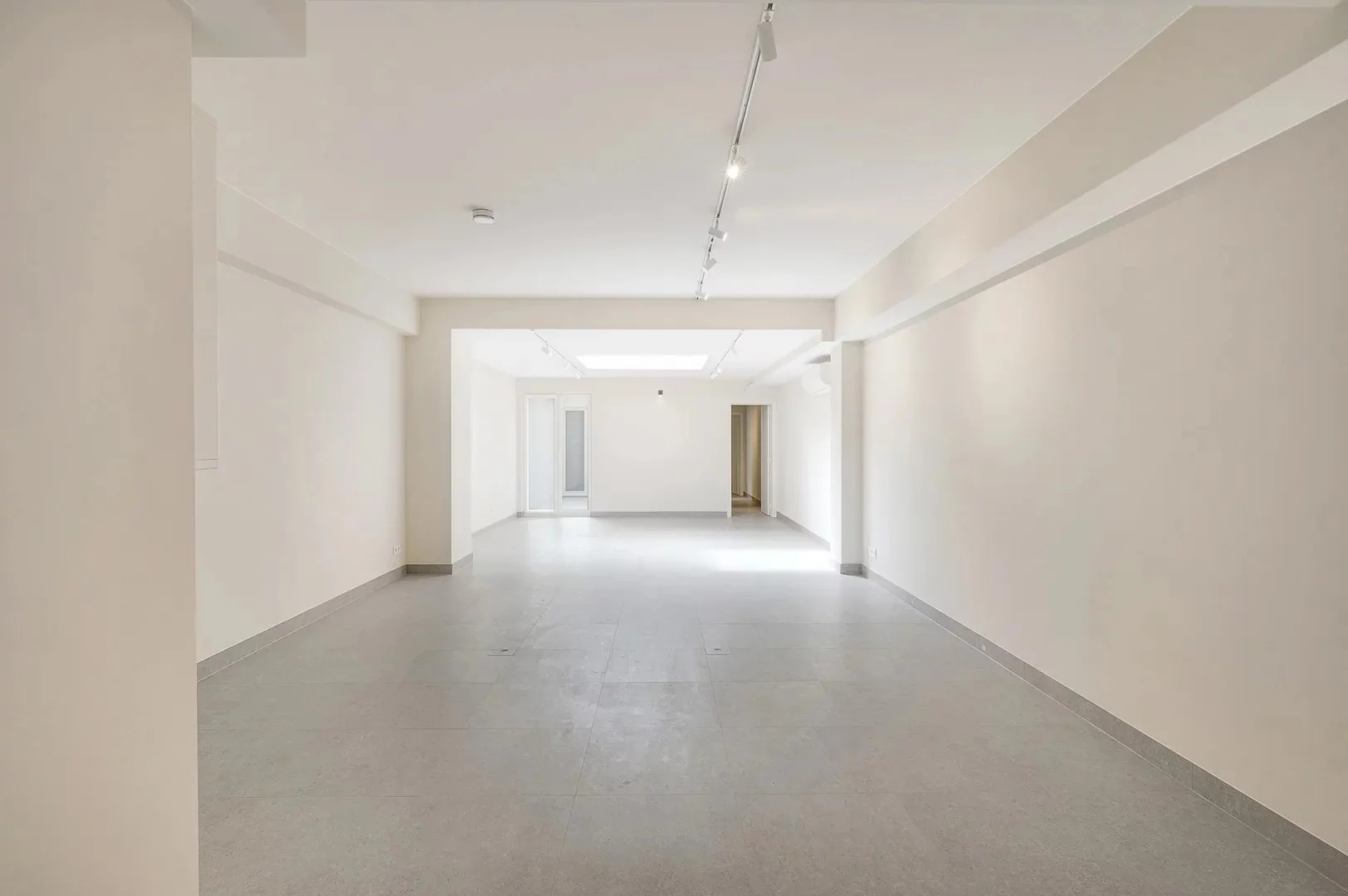 Instapklare handelsruimte op een toplocatie aan de Zeedijk van Knokke.