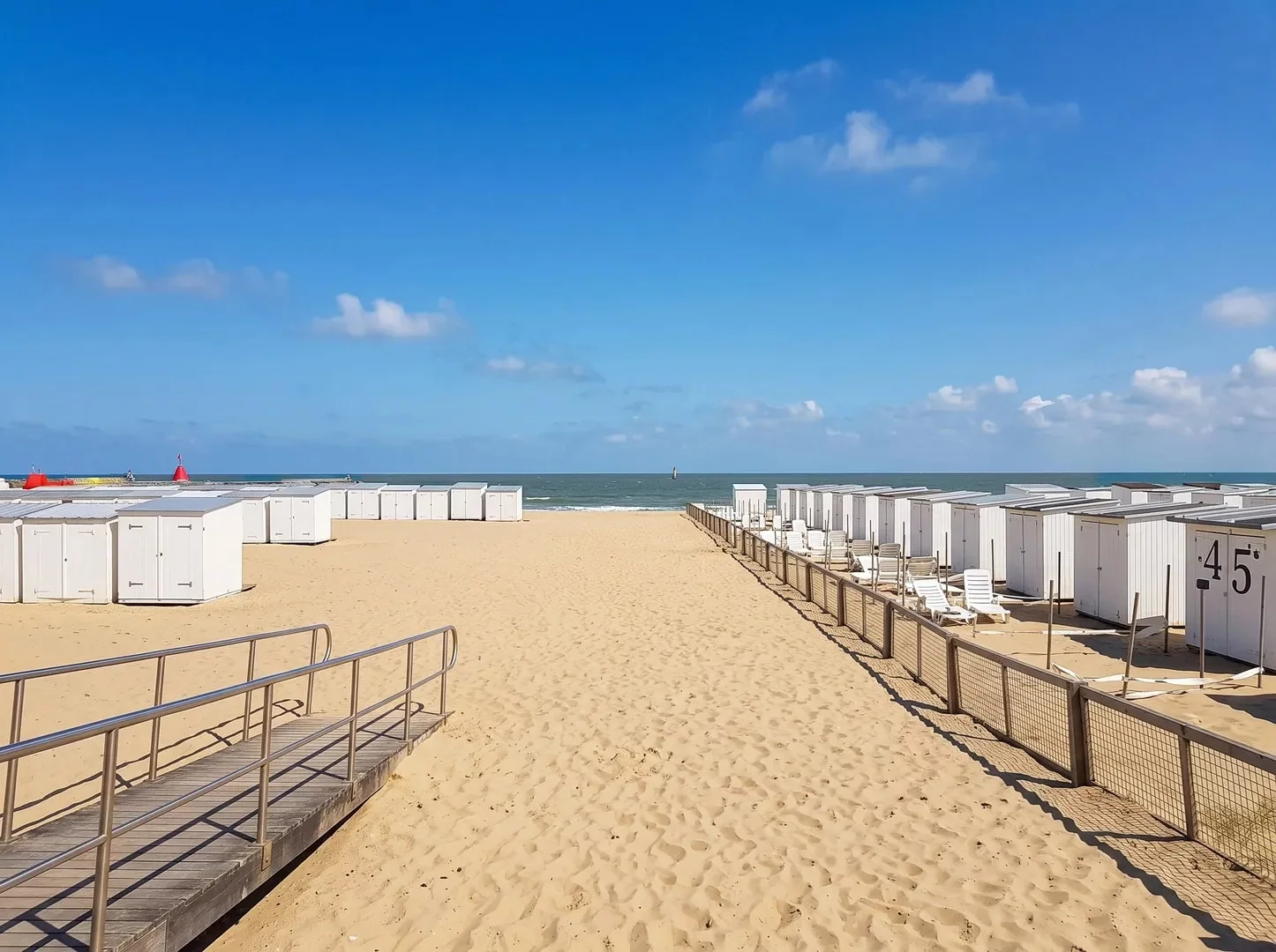 Instapklare handelsruimte op een toplocatie aan de Zeedijk van Knokke.