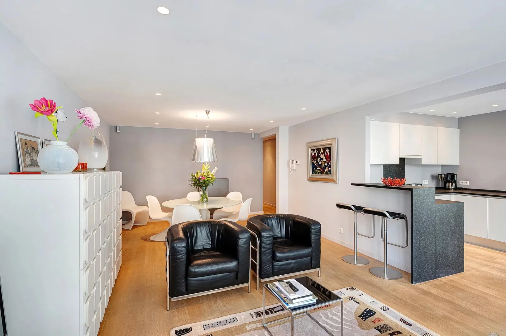 Instapklaar 2-slaapkamerappartement met terras op gegeerde locatie in Knokke
