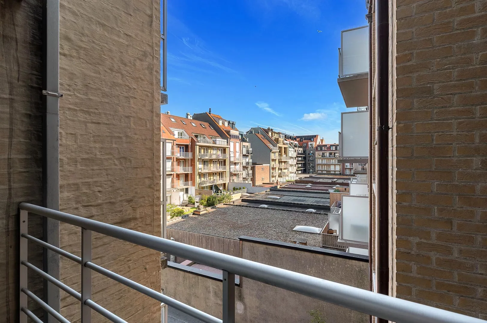 Instapklaar 2-slaapkamerappartement met terras op gegeerde locatie in Knokke