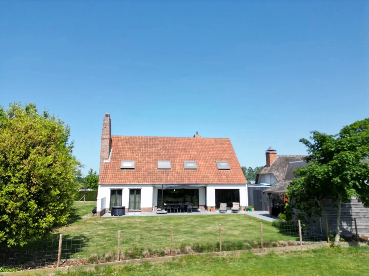 Charmante villa met zonnige tuin, op fietsafstand van het centrum en de zee