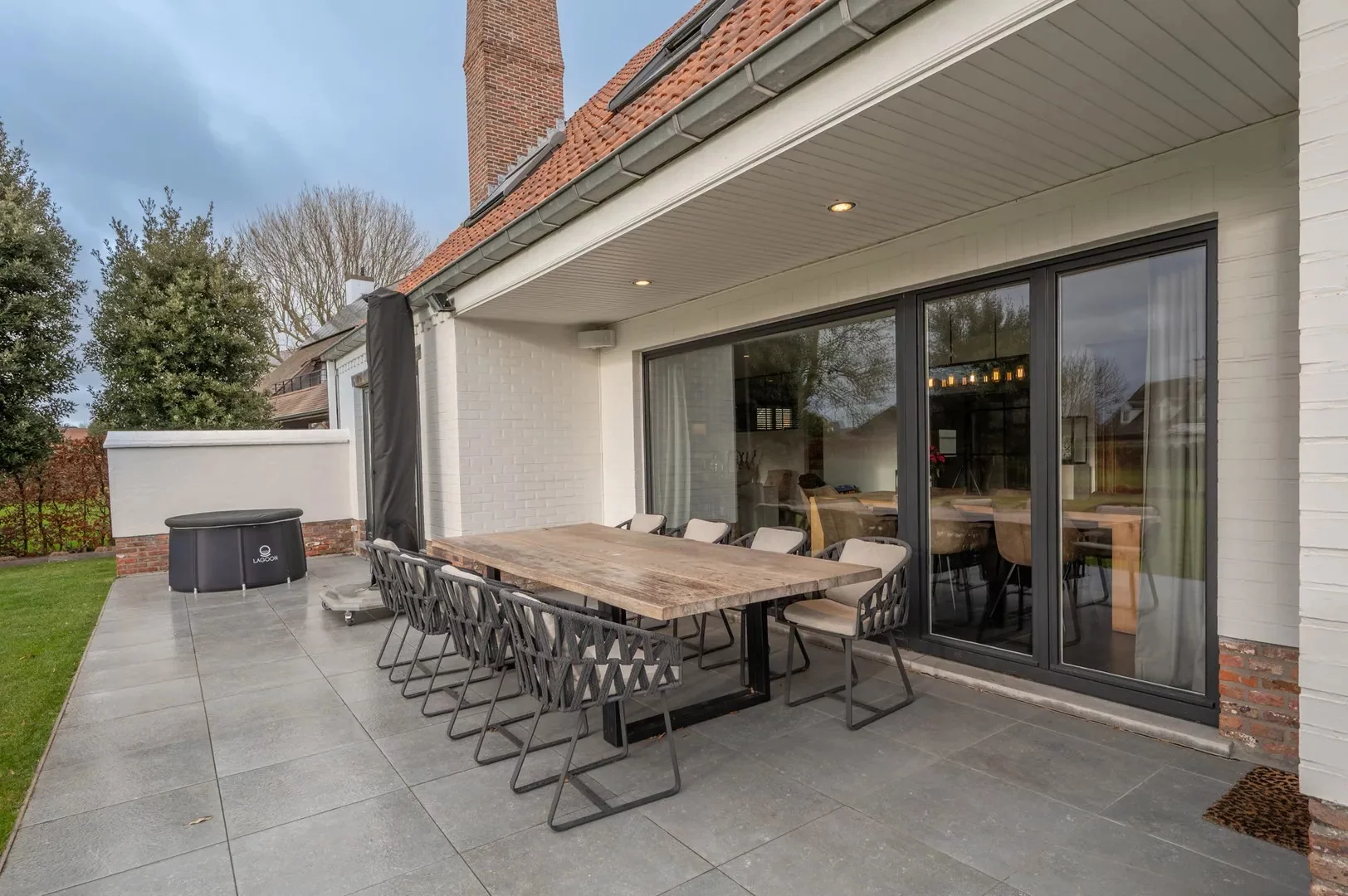 Charmante villa met zonnige tuin, op fietsafstand van het centrum en de zee