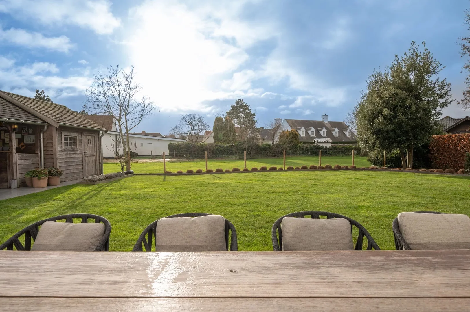 Charmante villa met zonnige tuin, op fietsafstand van het centrum en de zee