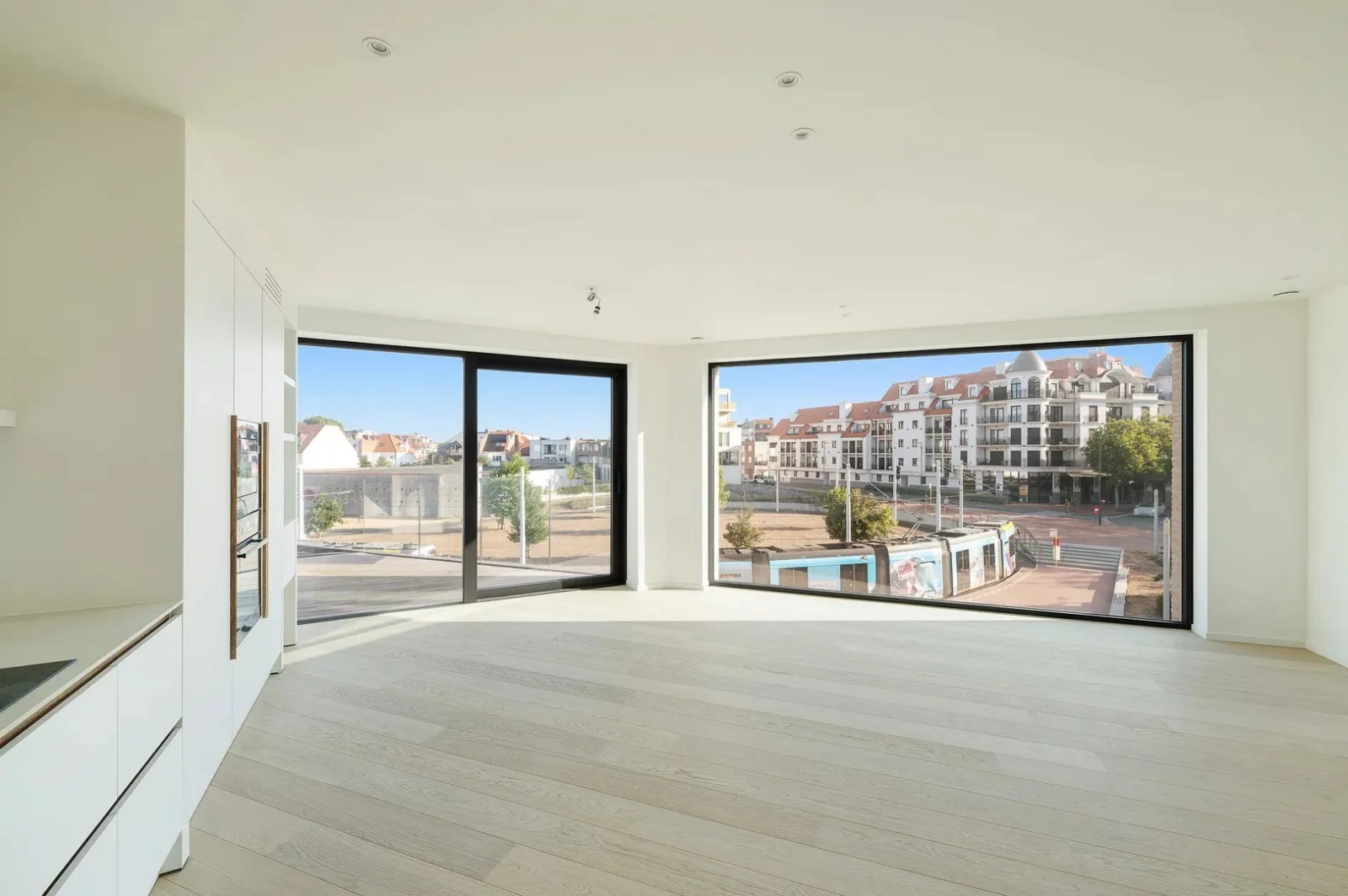 Stijlvol nieuwbouwappartement met open uitzicht nabij centrum.