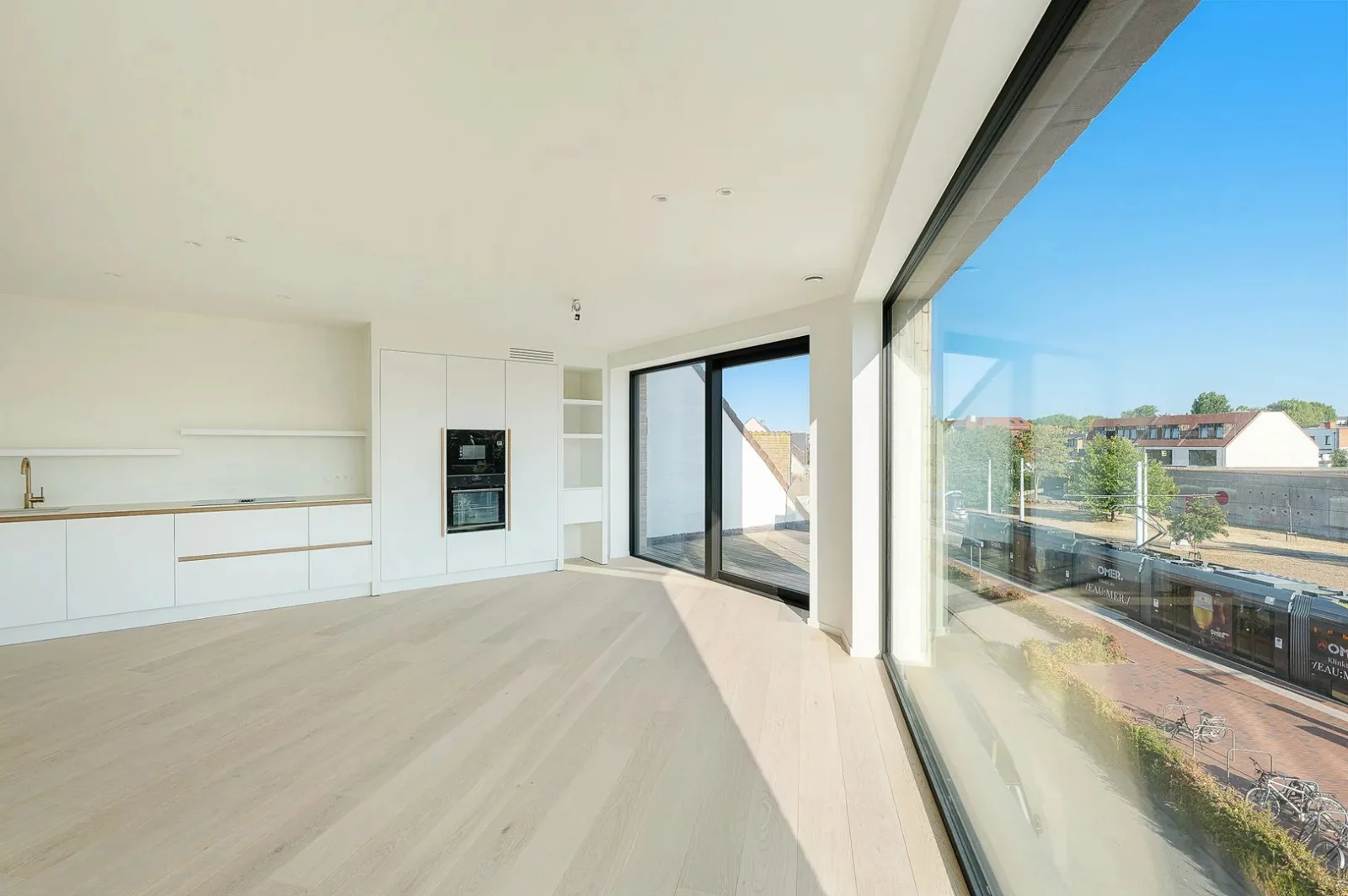 Stijlvol nieuwbouwappartement met open uitzicht nabij centrum.