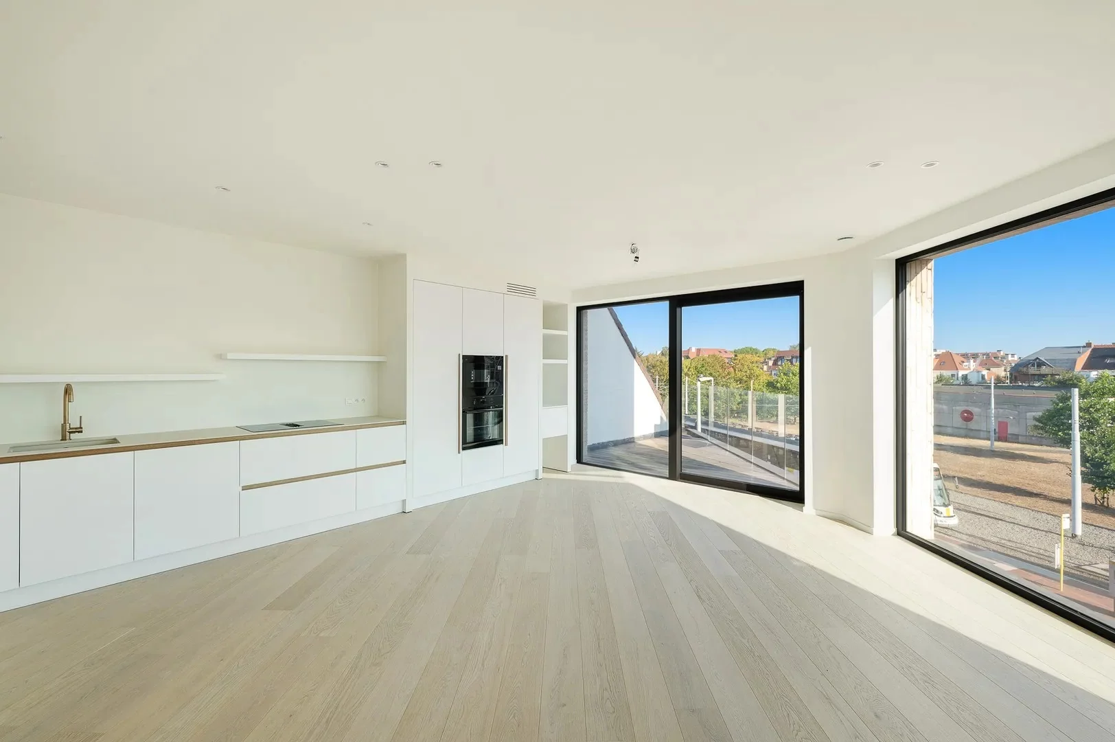 Stijlvol nieuwbouwappartement met open uitzicht nabij centrum.