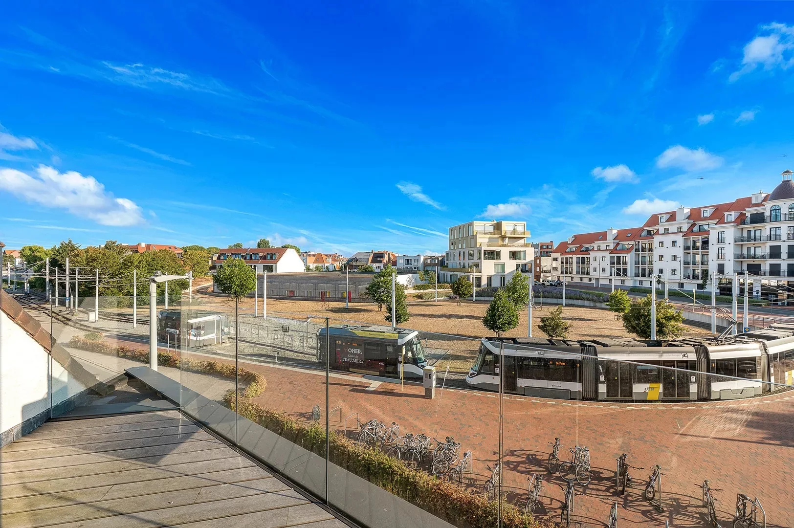 Stijlvol nieuwbouwappartement met open uitzicht nabij centrum.