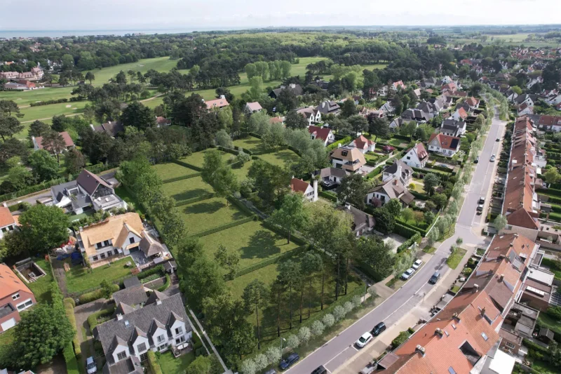 Exclusieve bouwgrond van ca. 916 m, gelegen op een toplocatie in het Zoute.