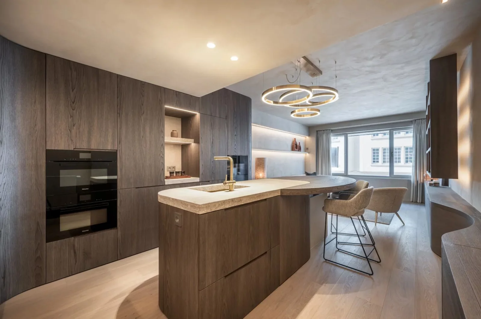 Luxueus gerenoveerd appartement met zijdelings zeezicht in Knokke