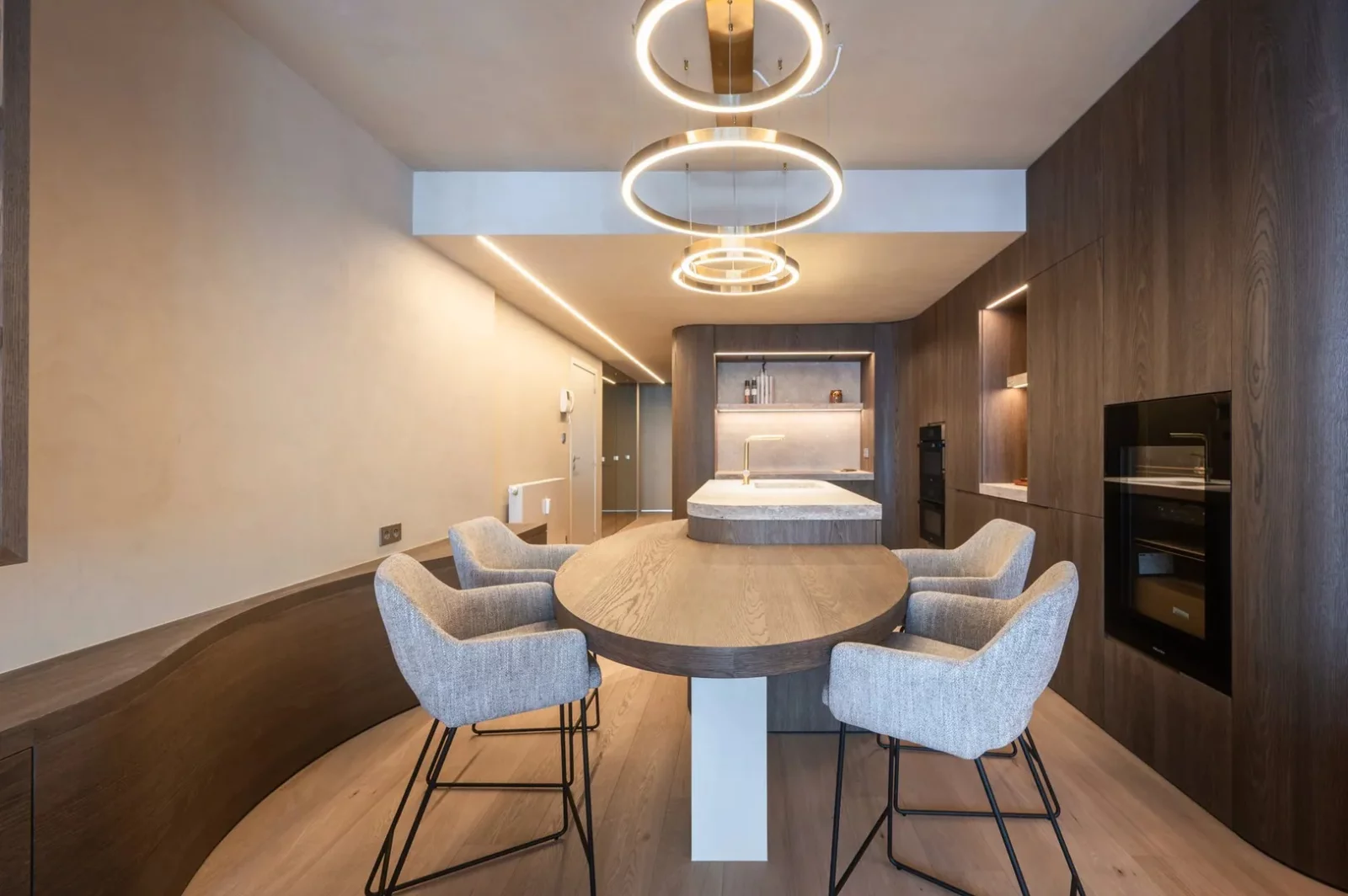 Luxueus gerenoveerd appartement met zijdelings zeezicht in Knokke