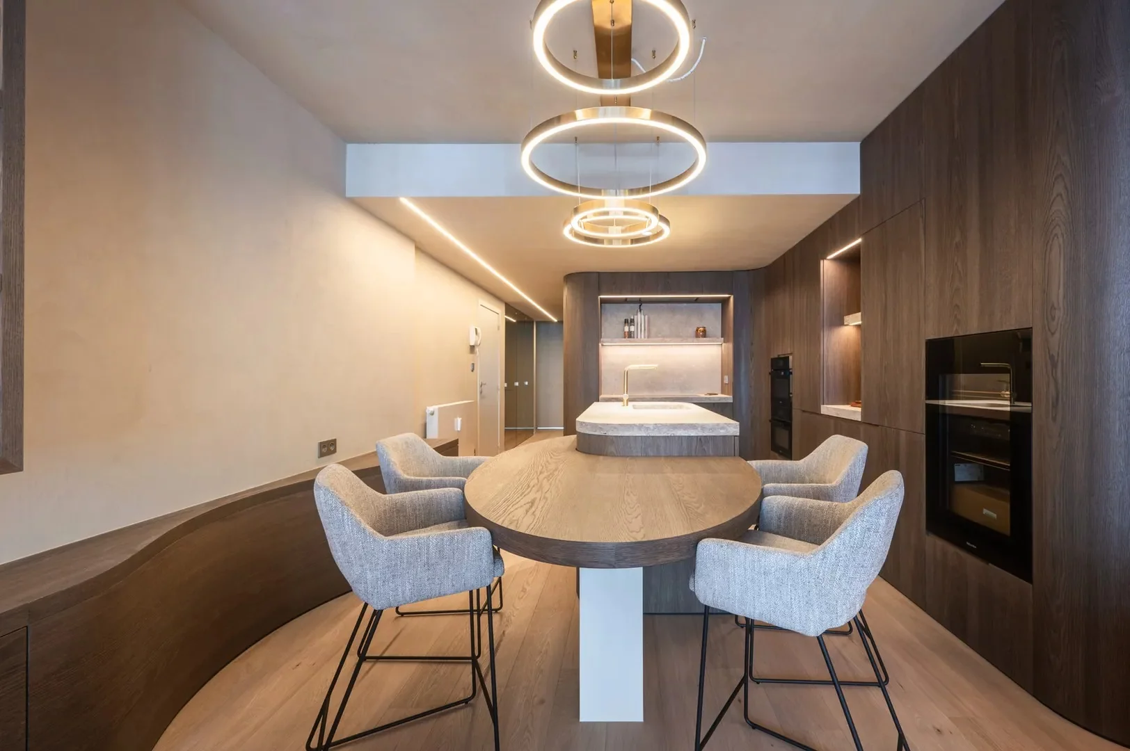 Luxueus gerenoveerd appartement met zijdelings zeezicht in Knokke