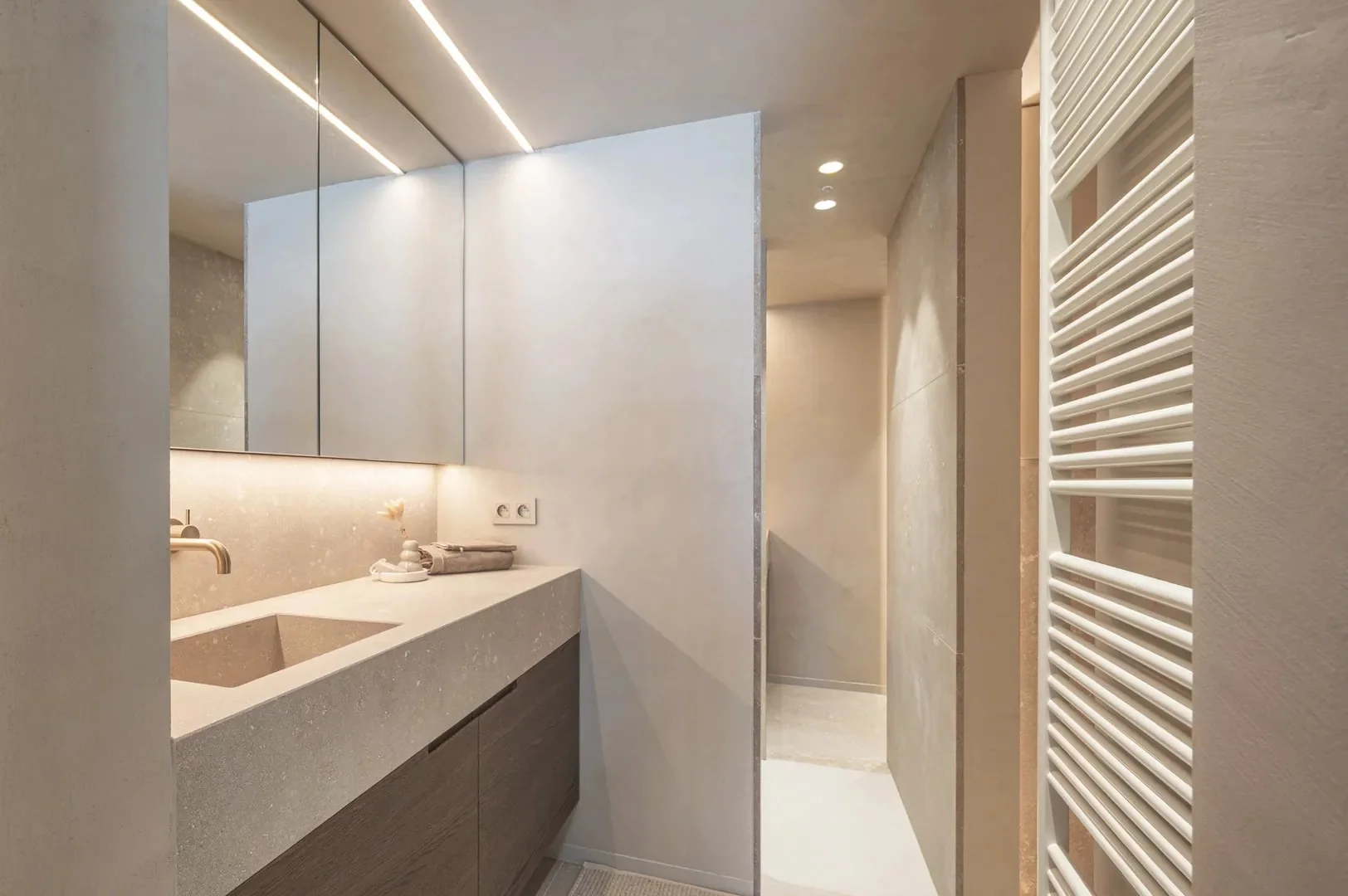 Luxueus gerenoveerd appartement met zijdelings zeezicht in Knokke