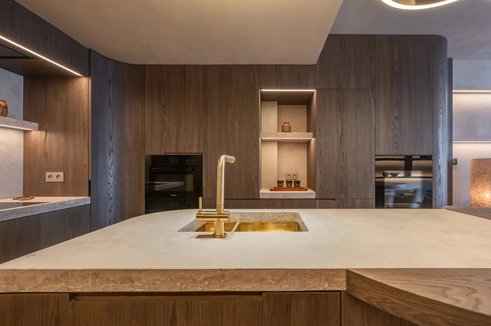 Luxueus gerenoveerd appartement met zijdelings zeezicht in Knokke