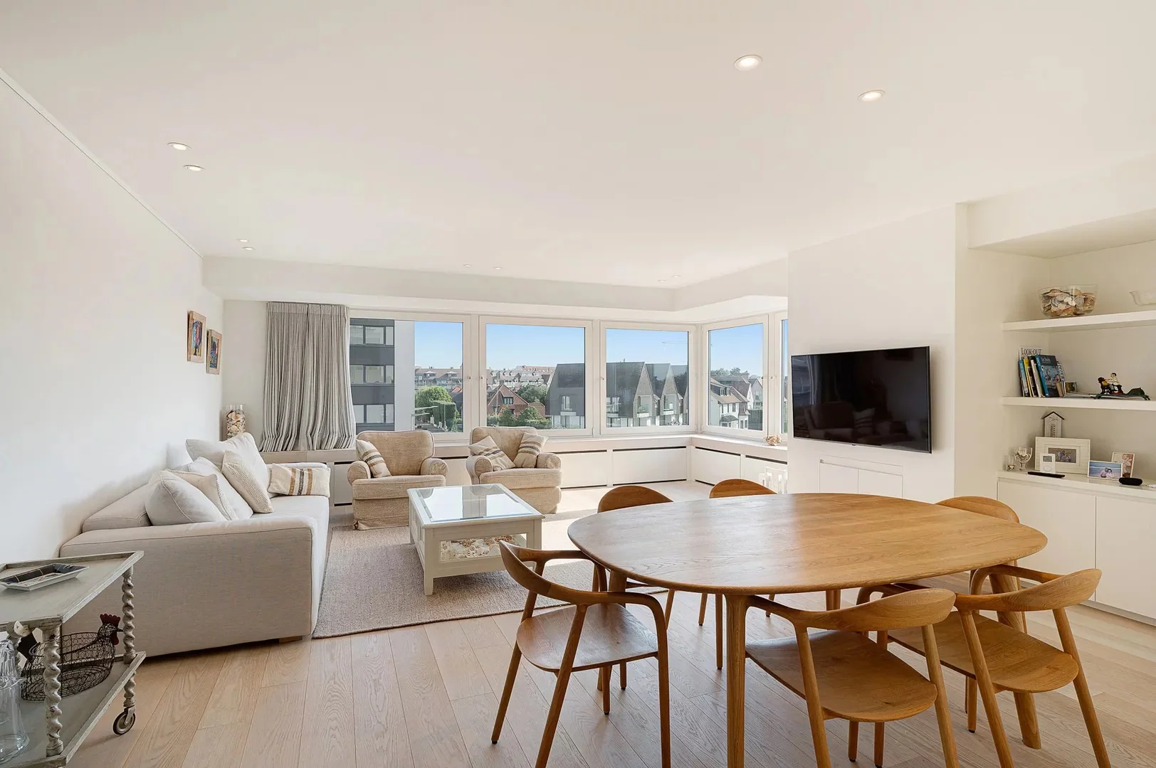 Stijlvol hoekappartement met open uitzicht nabij het Zoute.