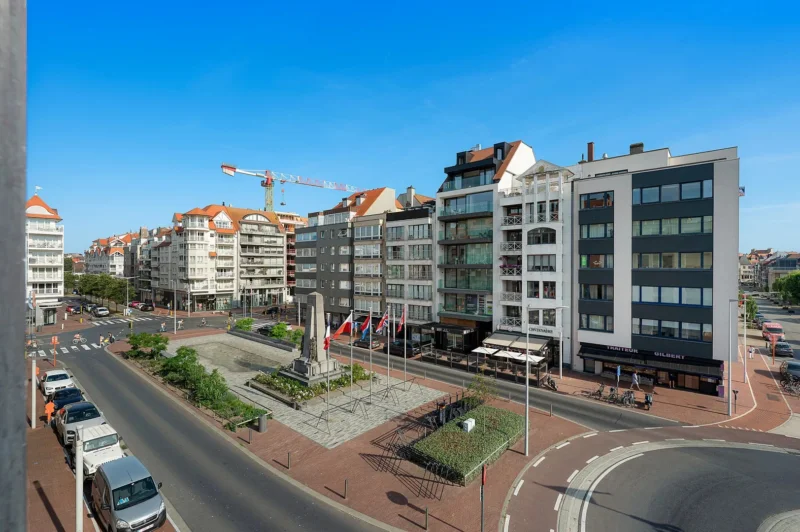 Stijlvol hoekappartement met open uitzicht nabij het Zoute.