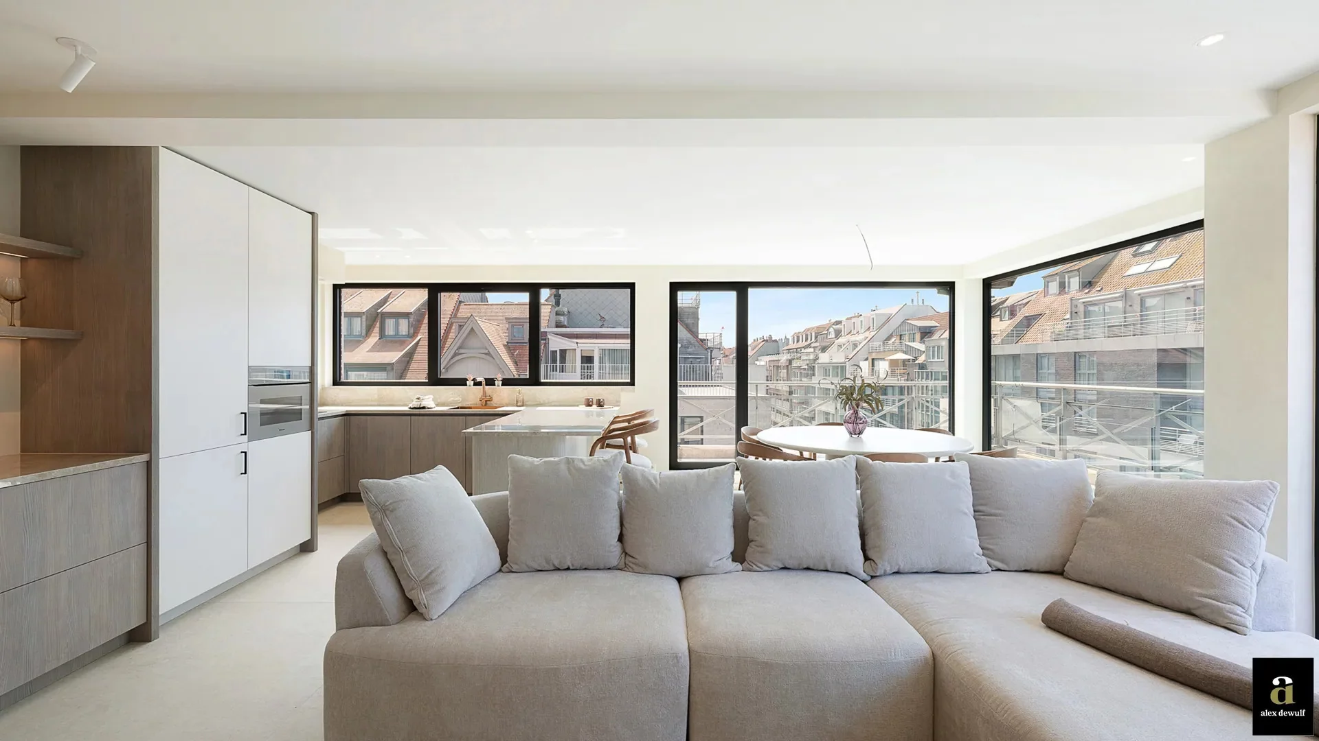Prachtig gerenoveerd duplex hoekappartement nabij de Lippenslaan