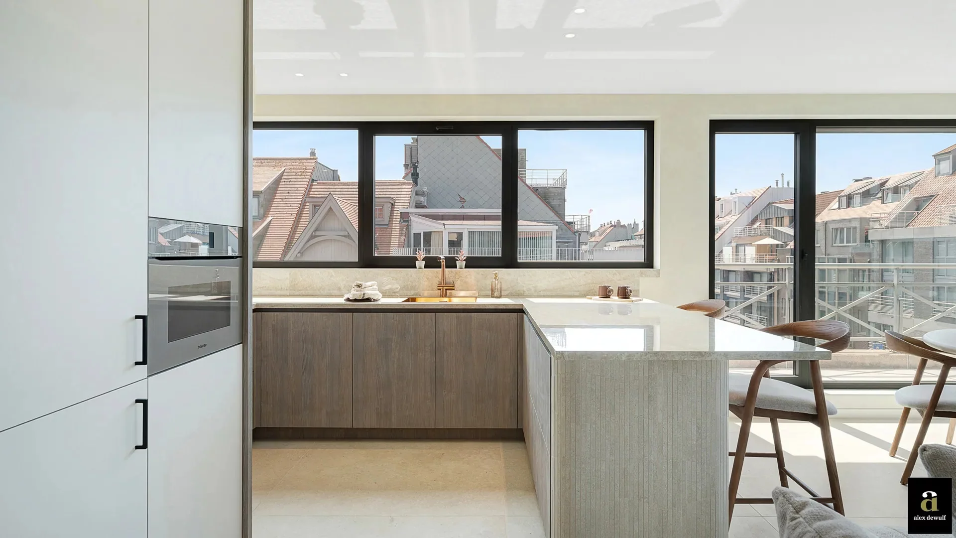 Prachtig gerenoveerd duplex hoekappartement nabij de Lippenslaan
