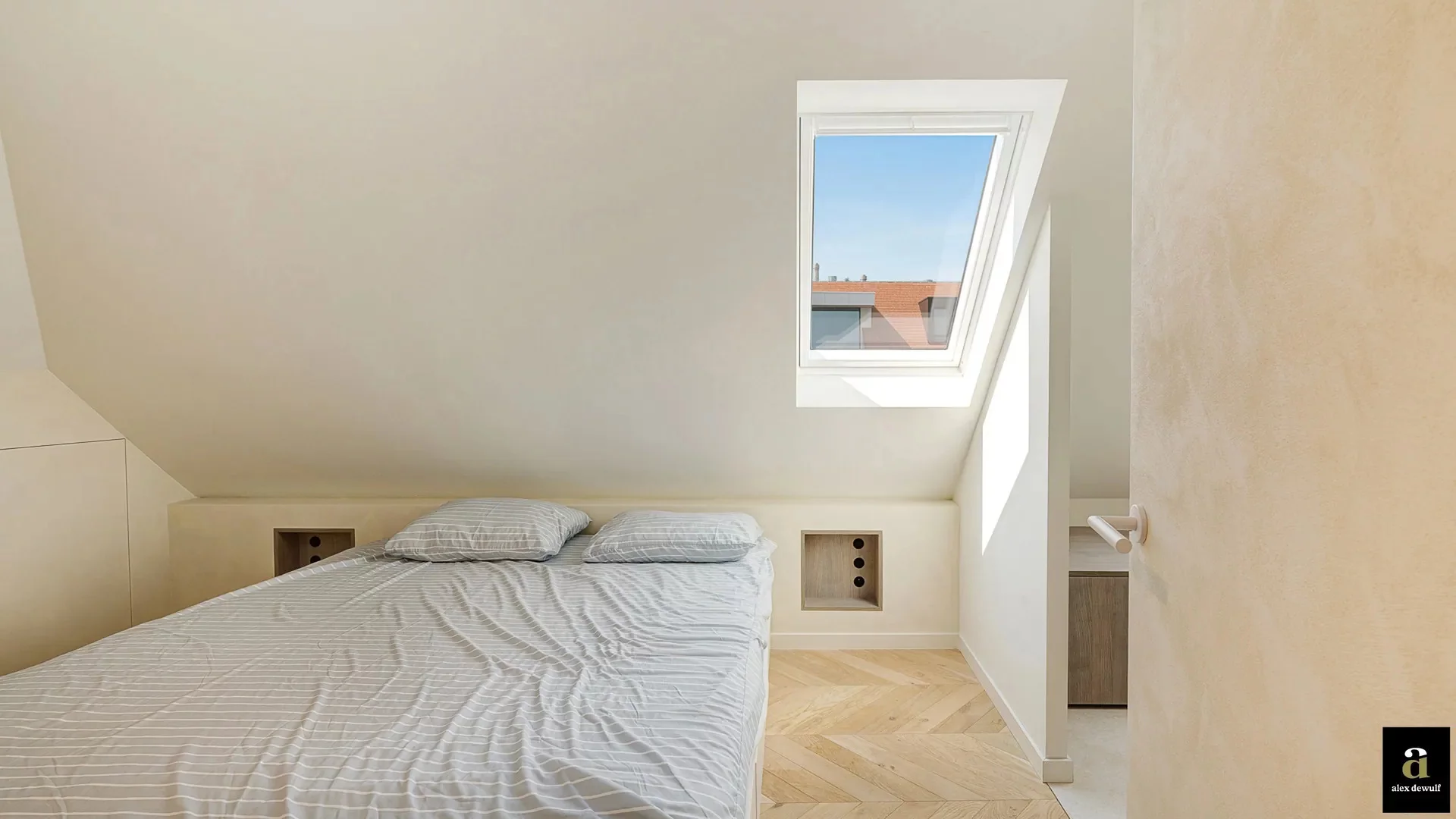 Prachtig gerenoveerd duplex hoekappartement nabij de Lippenslaan